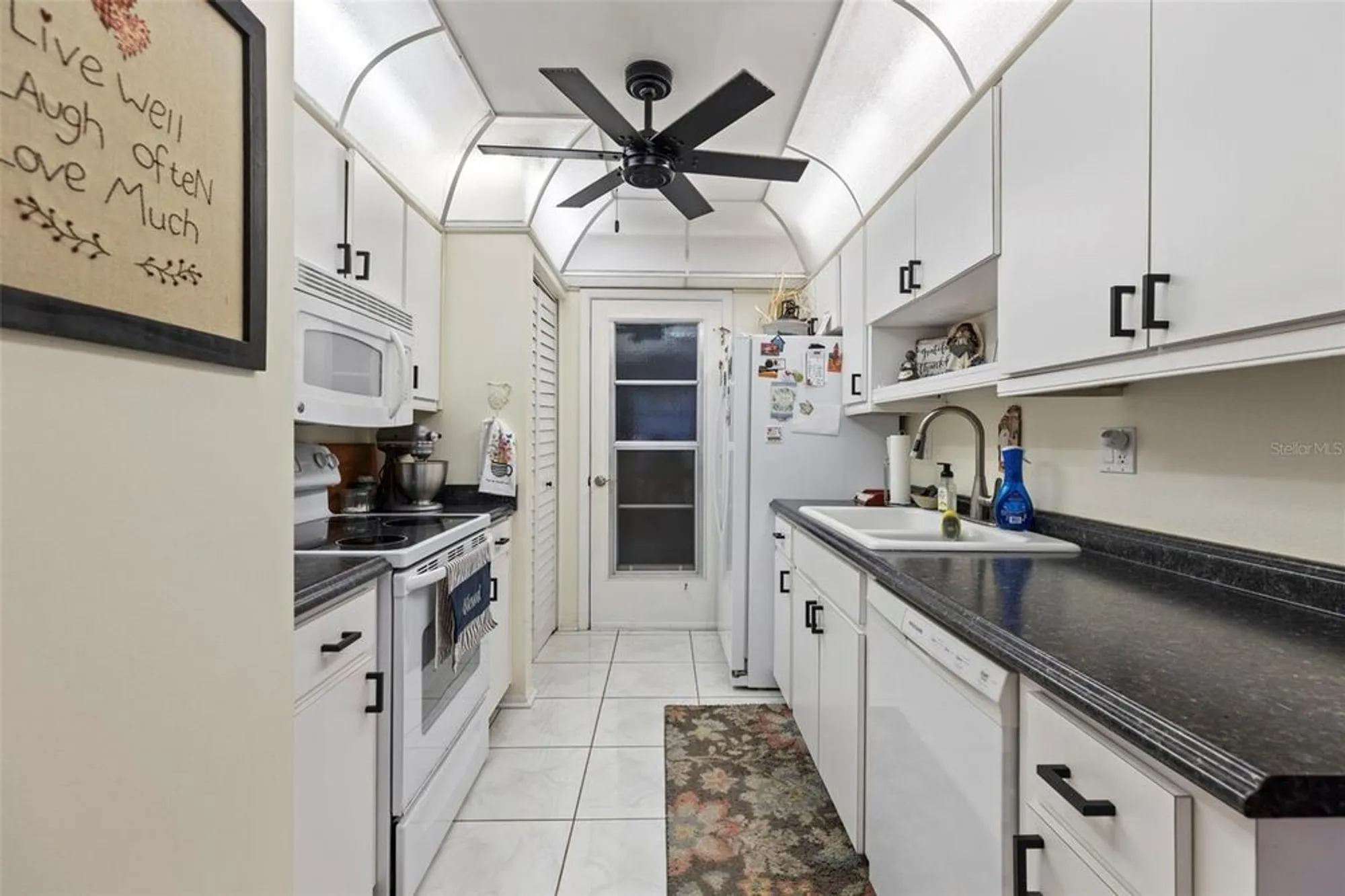 Property Slideshow image 13 of 32 | 2735 sherbrooke ln d, Palm Harbor, FL, 34684