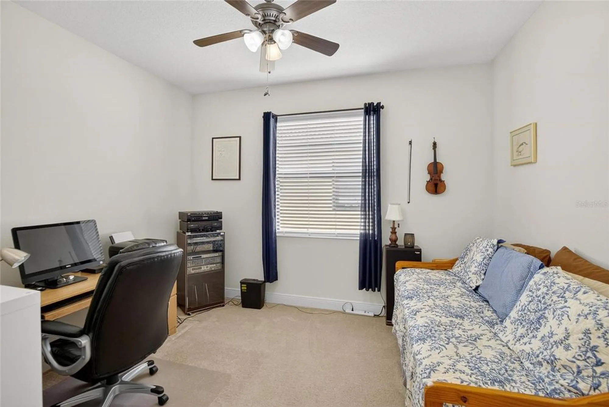 Property Slideshow image 37 of 58 | 307 bluewater falls ct, Apollo Beach, FL, 33572