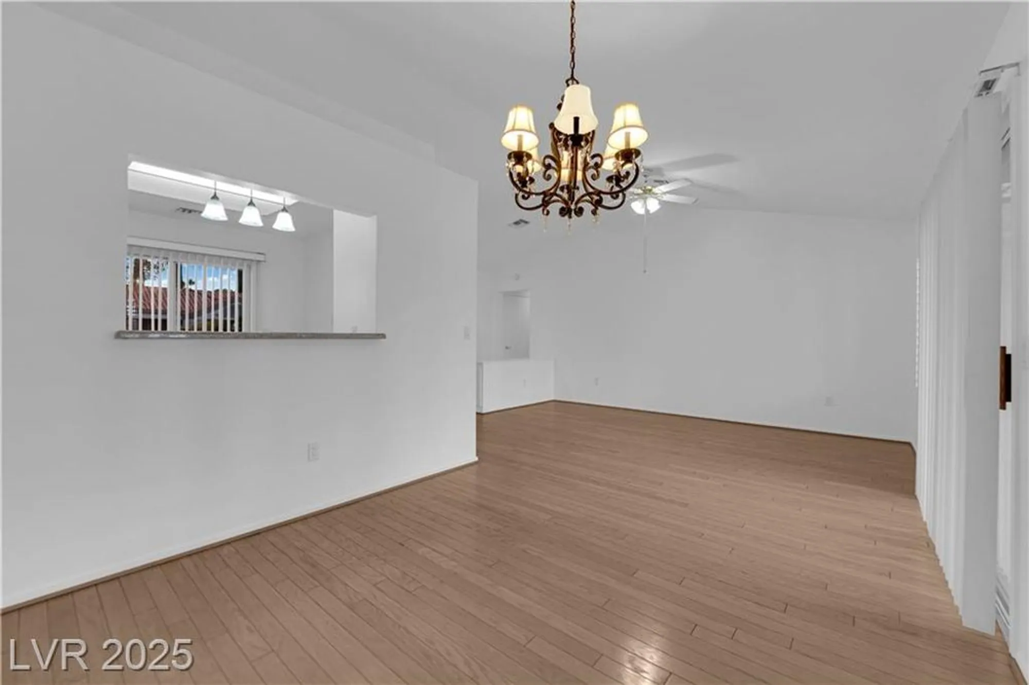 Property Slideshow image 12 of 40 | 9424 gold mountain dr, Las Vegas, NV, 89134