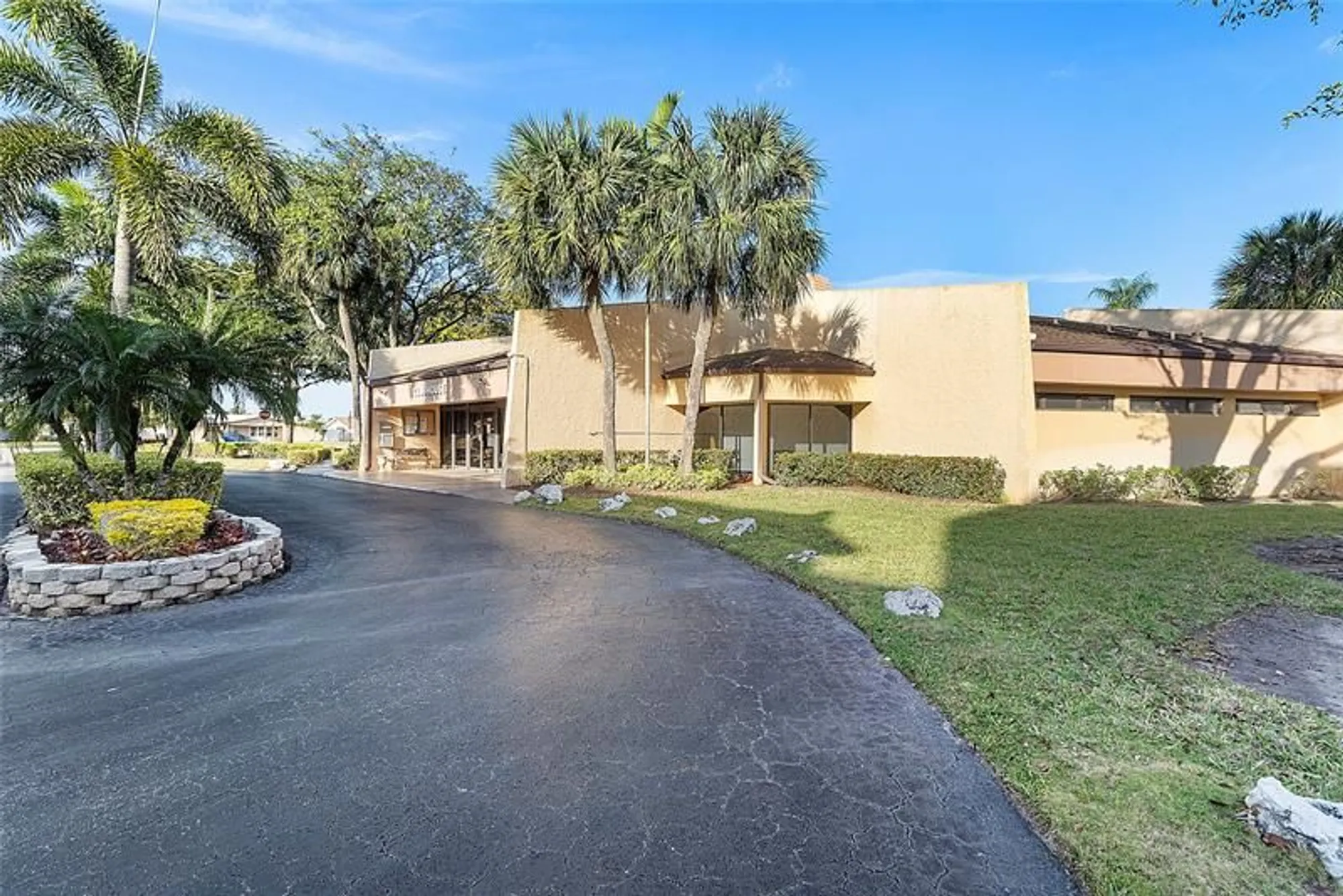 Property Slideshow image 33 of 50 | 6890 royal palm blvd 102h, Margate, FL, 33063