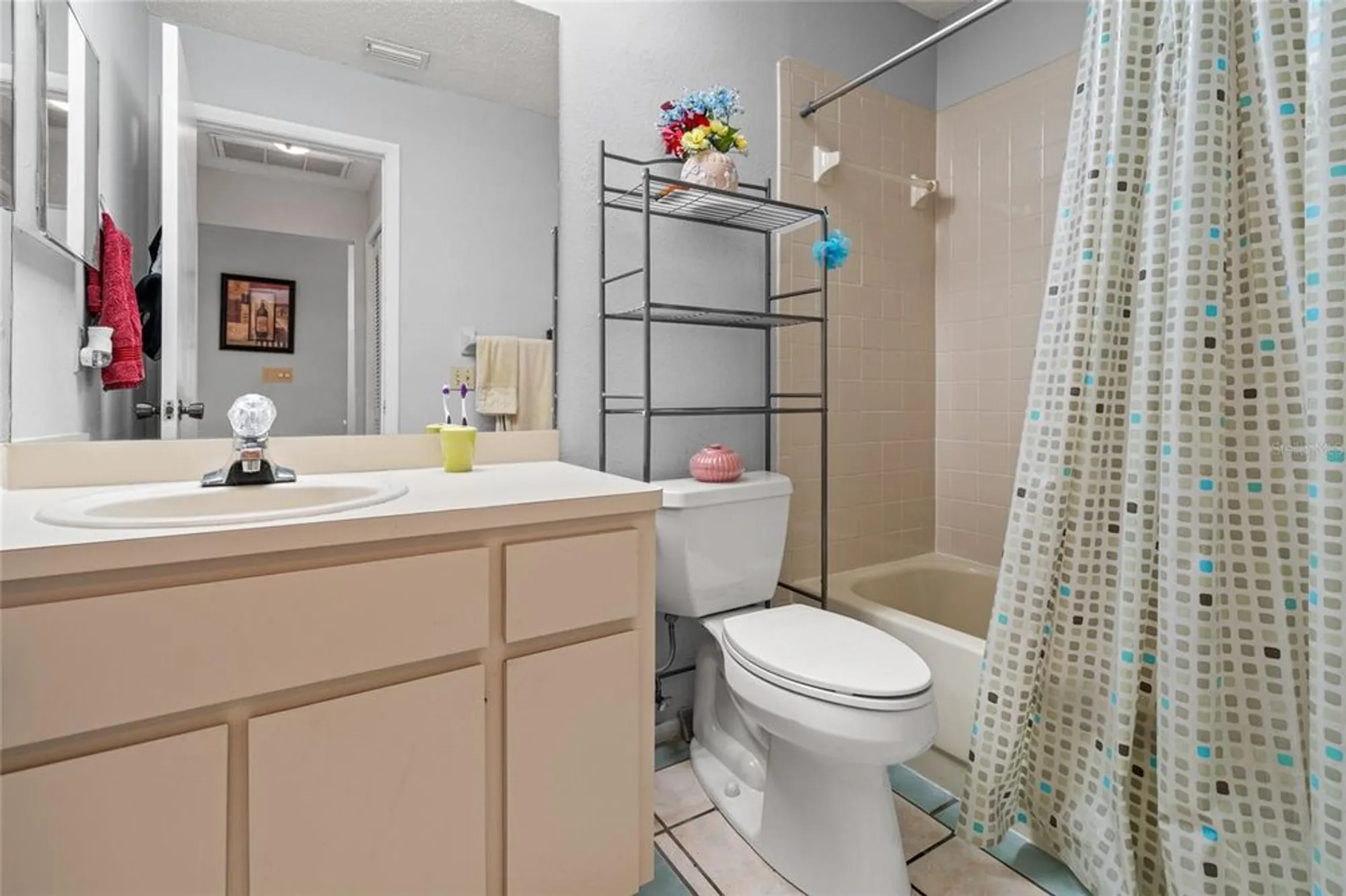 Property Slideshow image 11 of 29 | 6428 thicket trl, New Port Richey, FL, 34653