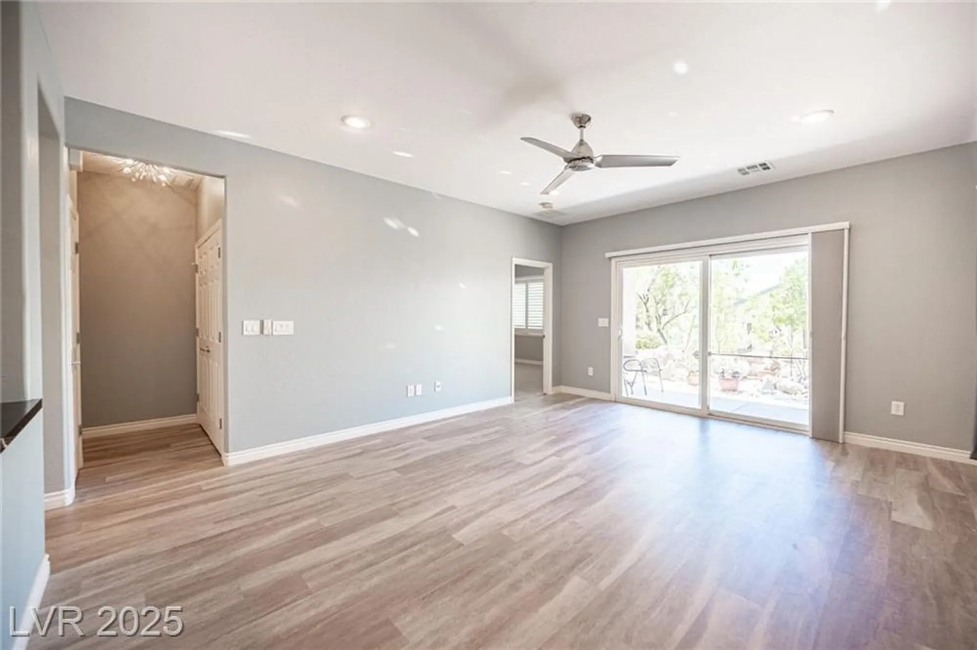 Property Slideshow image 7 of 43 | 2545 divine sky dr, Henderson, NV, 89044