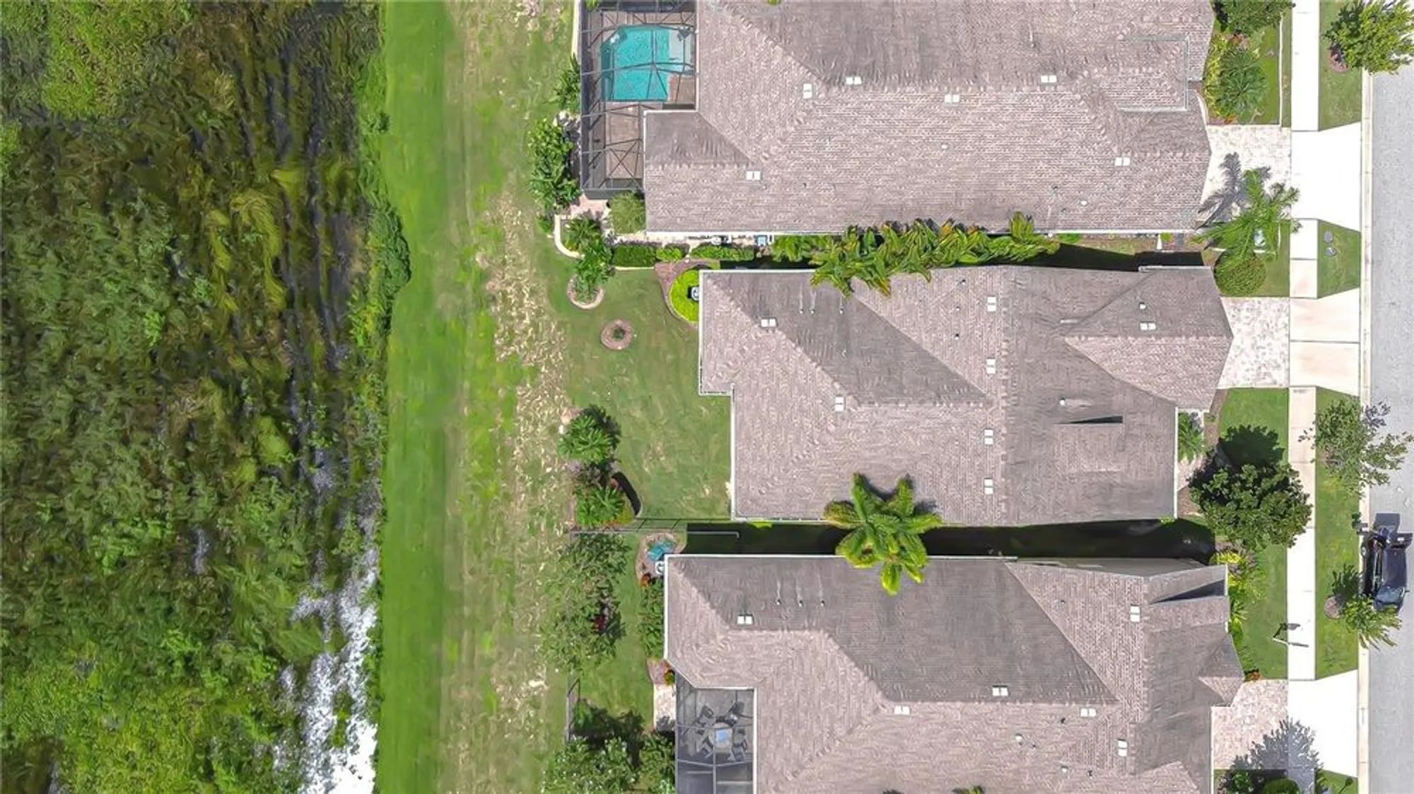 Property Slideshow image 31 of 36 | 13937 swallow hill dr, Lithia, FL, 33547