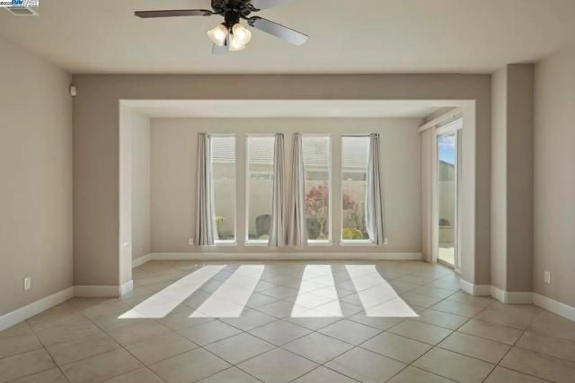 Property Slideshow image 21 of 54 | 2961 clear point way, Manteca, CA, 95336