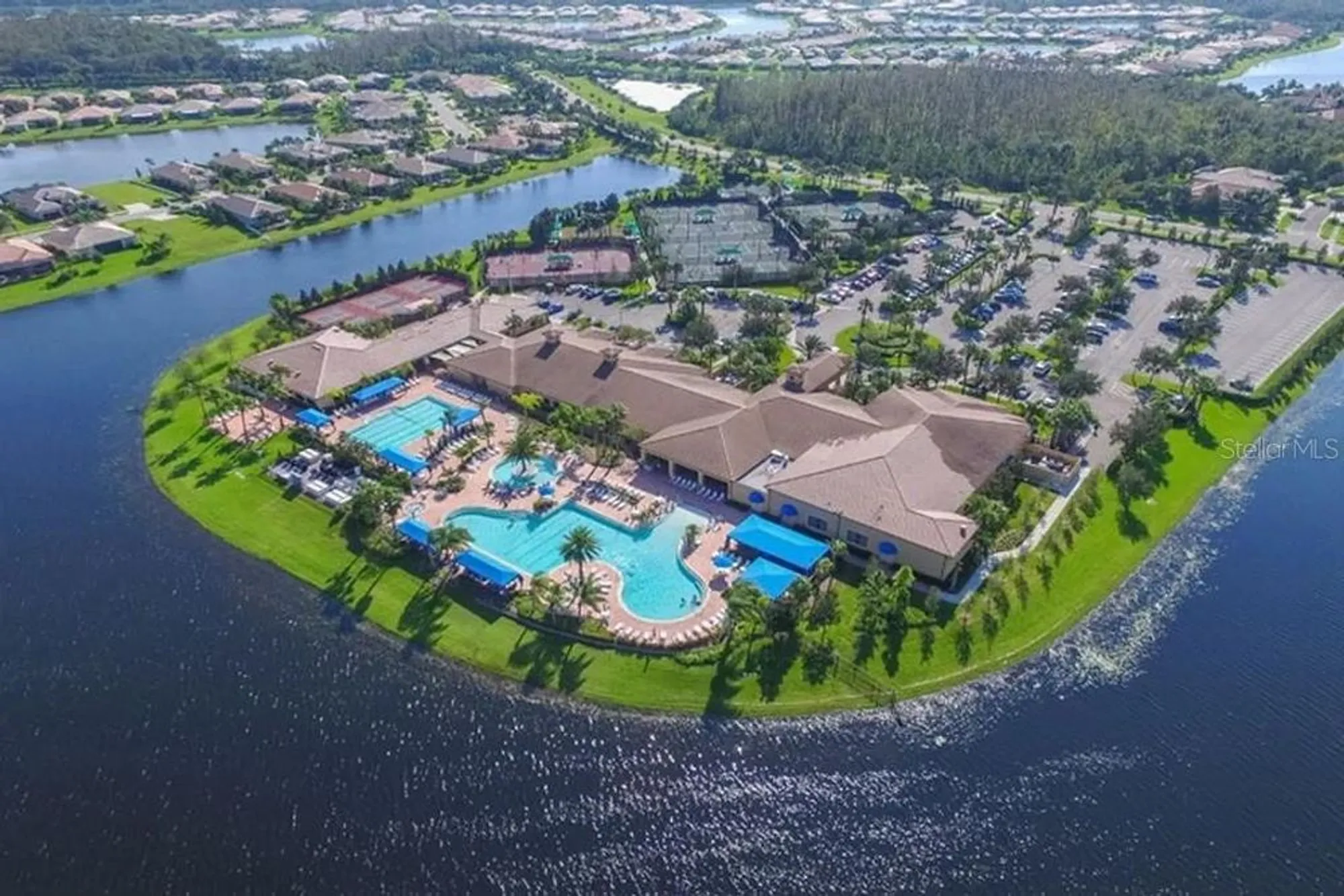 Property Slideshow image 48 of 73 | 15820 aurora lake cir, Wimauma, FL, 33598