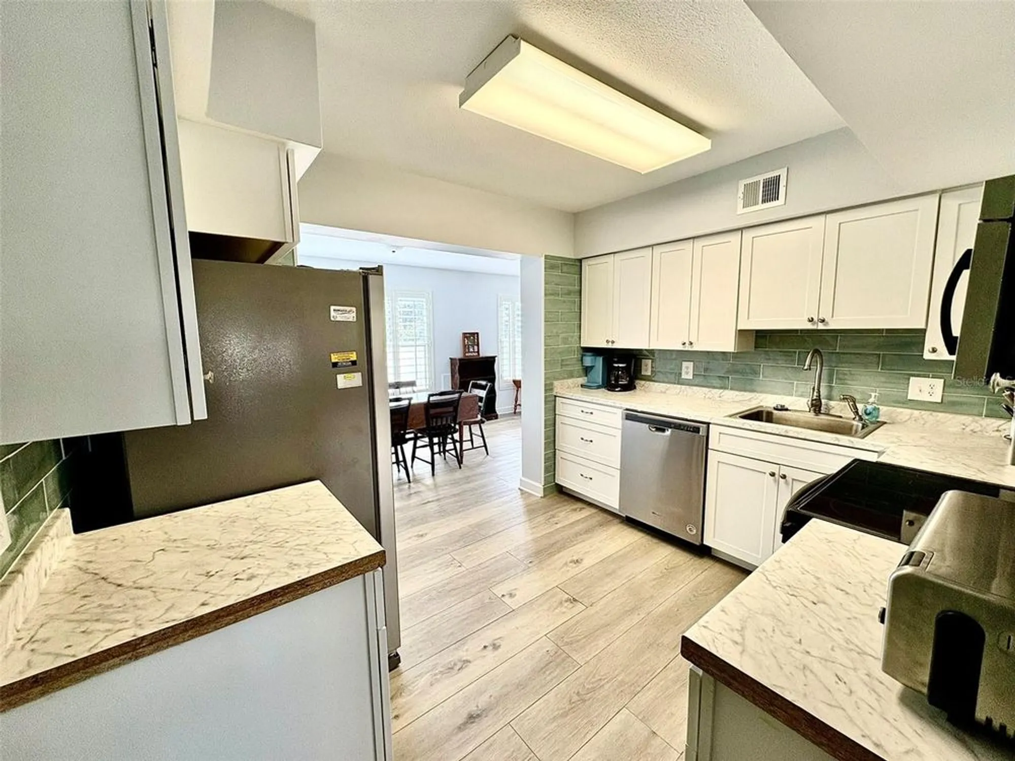 Property Slideshow image 12 of 55 | 2463 brazilia dr 53, Clearwater, FL, 33763