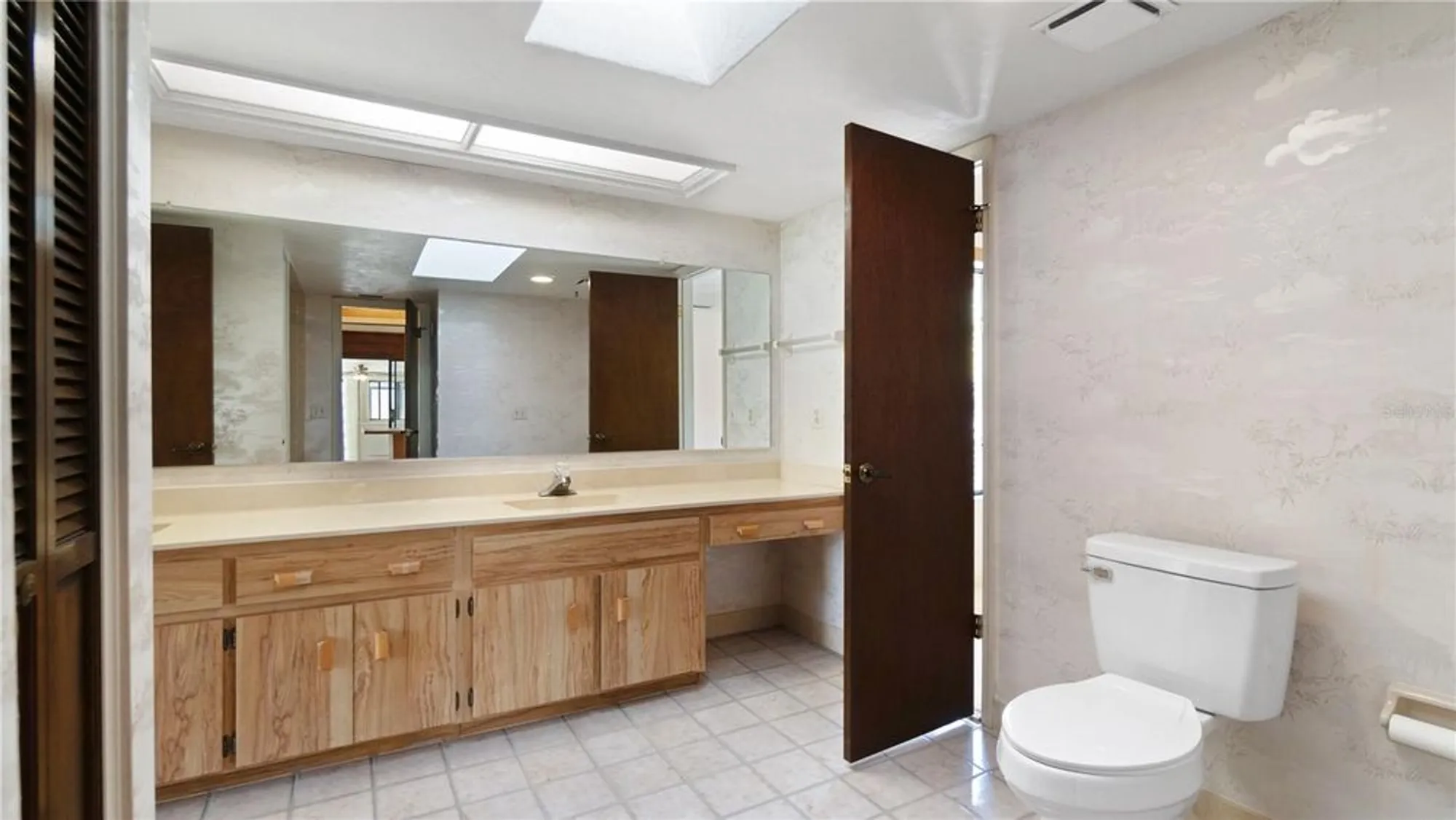 Property Slideshow image 30 of 50 | 965 pelican bay dr, Daytona Beach, FL, 32119