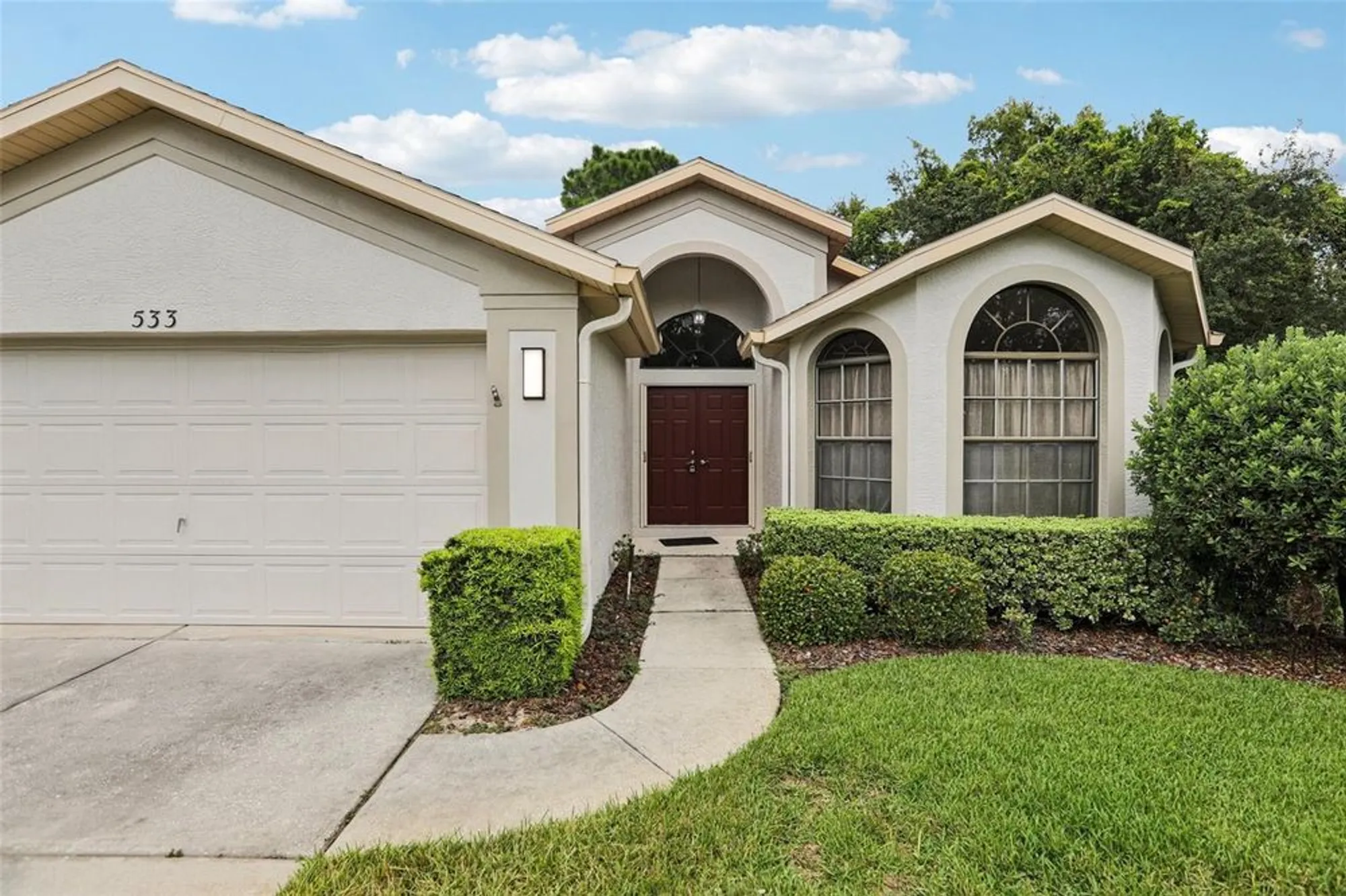 Property Slideshow image 4 of 32 | 533 bent oak ct, Spring Hill, FL, 34609