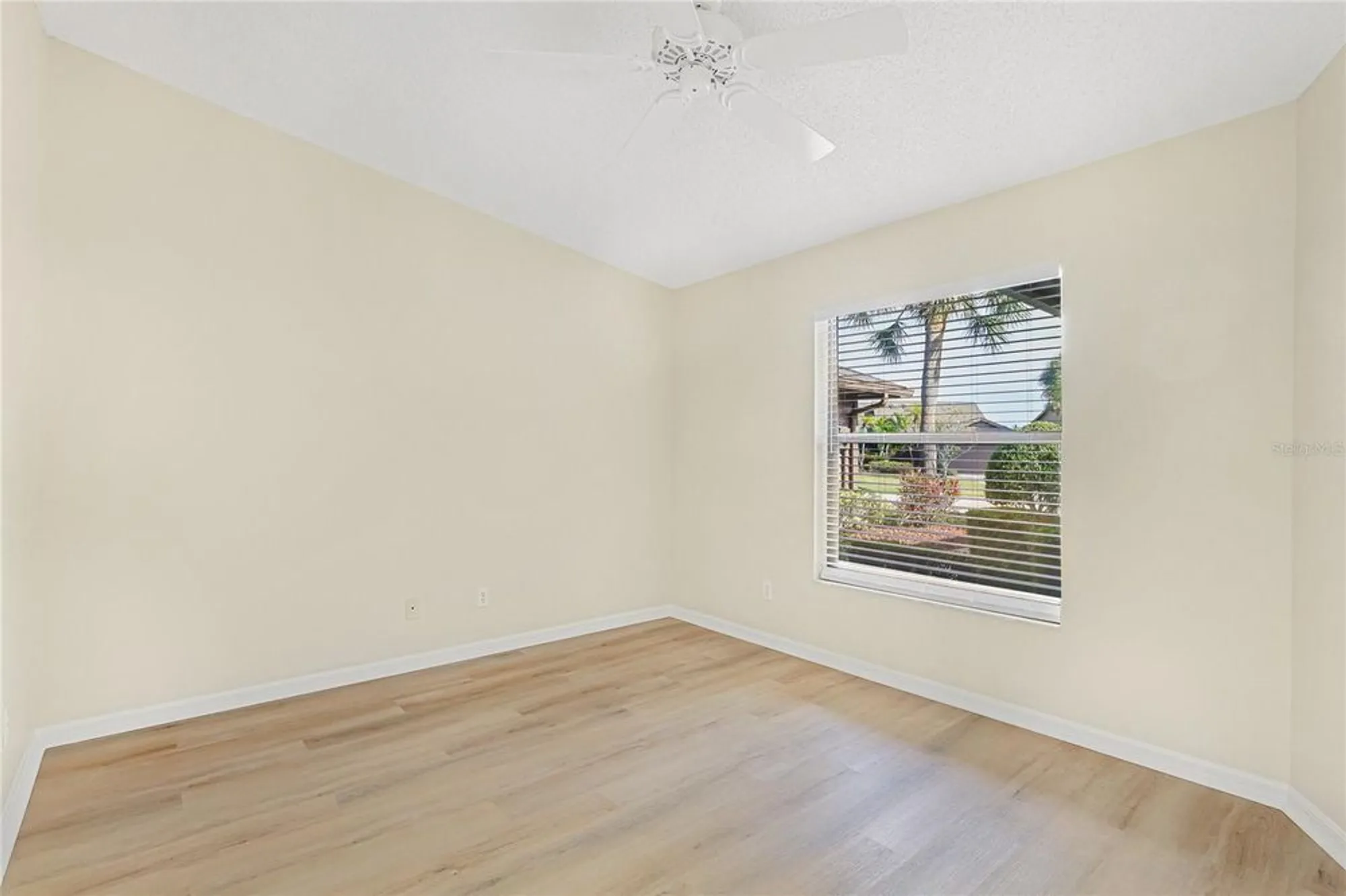 Property Slideshow image 24 of 44 | 7106 saint andrews ln, Sarasota, FL, 34243