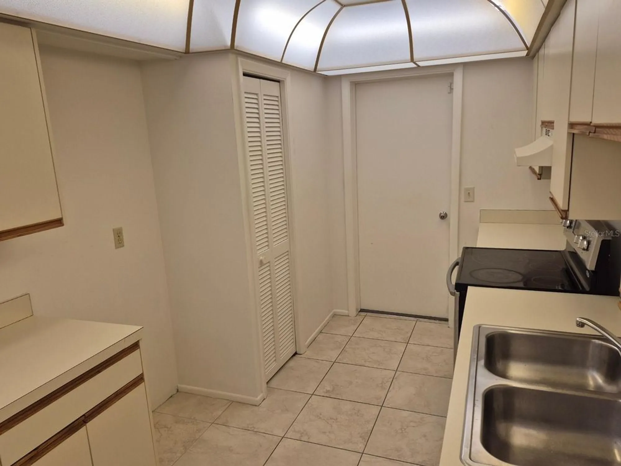 Property Slideshow image 7 of 31 | 1306 golfview dr # 1306, Tarpon Springs, FL, 34689