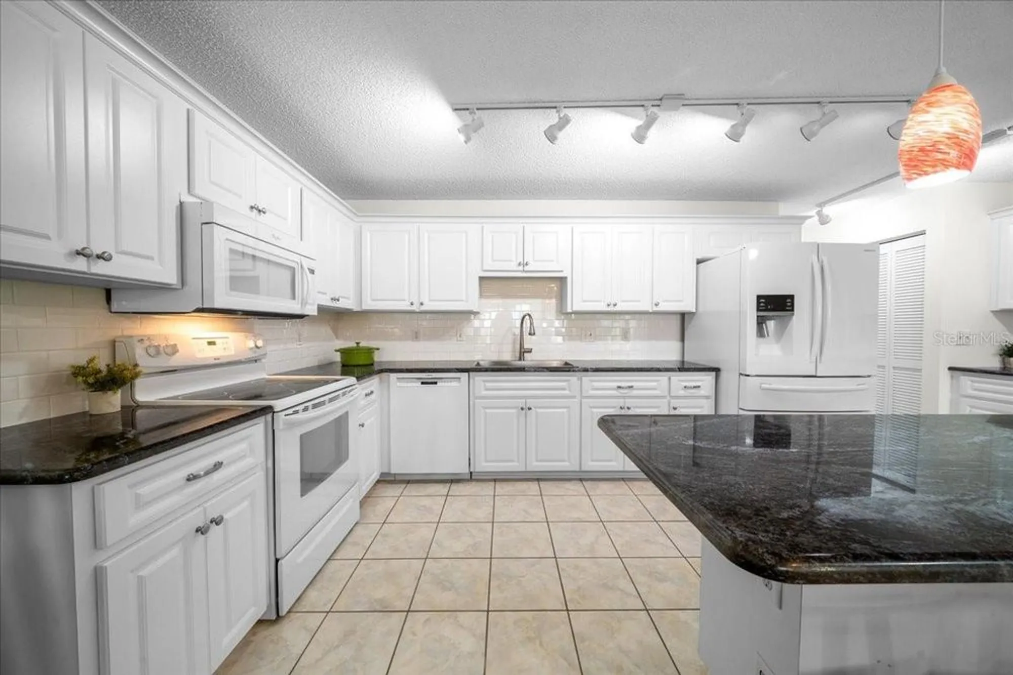 Property Slideshow image 9 of 44 | 8819 sw 91st pl c, Ocala, FL, 34481