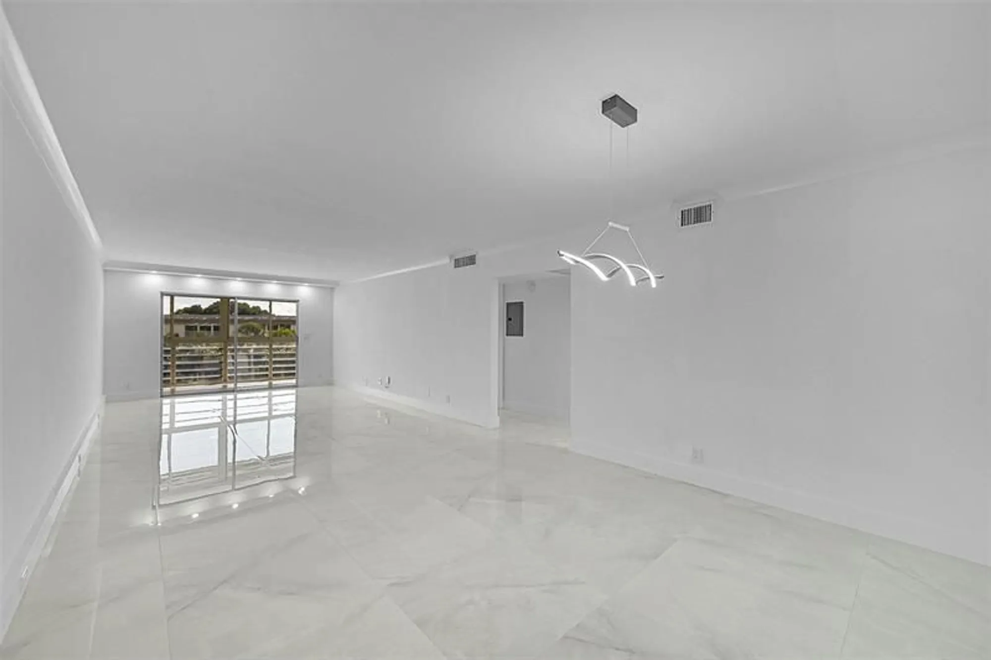 Property Slideshow image 3 of 65 | 2901 victoria cir m4, Coconut Creek, FL, 33066
