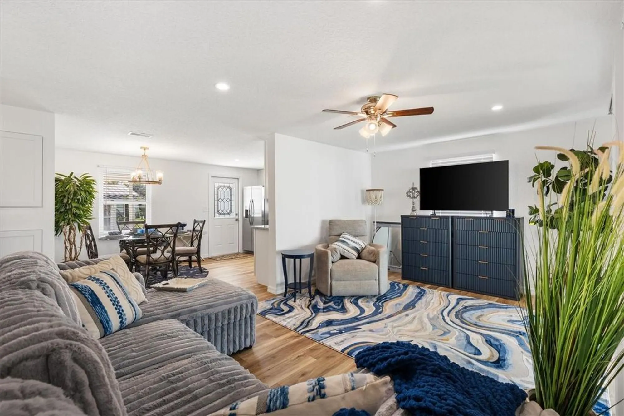 Property Slideshow image 10 of 32 | 1421 e schwartz blvd, The Villages, FL, 32159