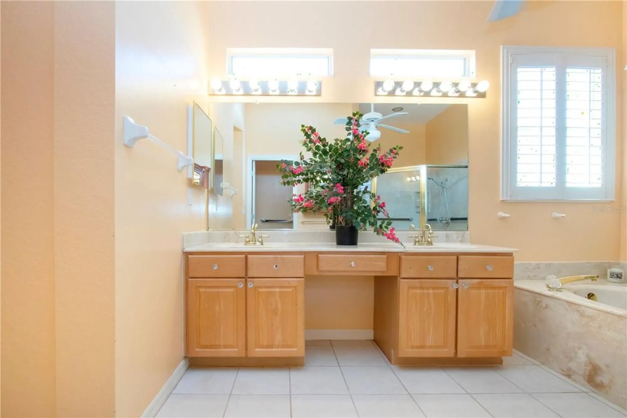Property Slideshow image 45 of 74 | 1115 signature dr, Sun City Center, FL, 33573