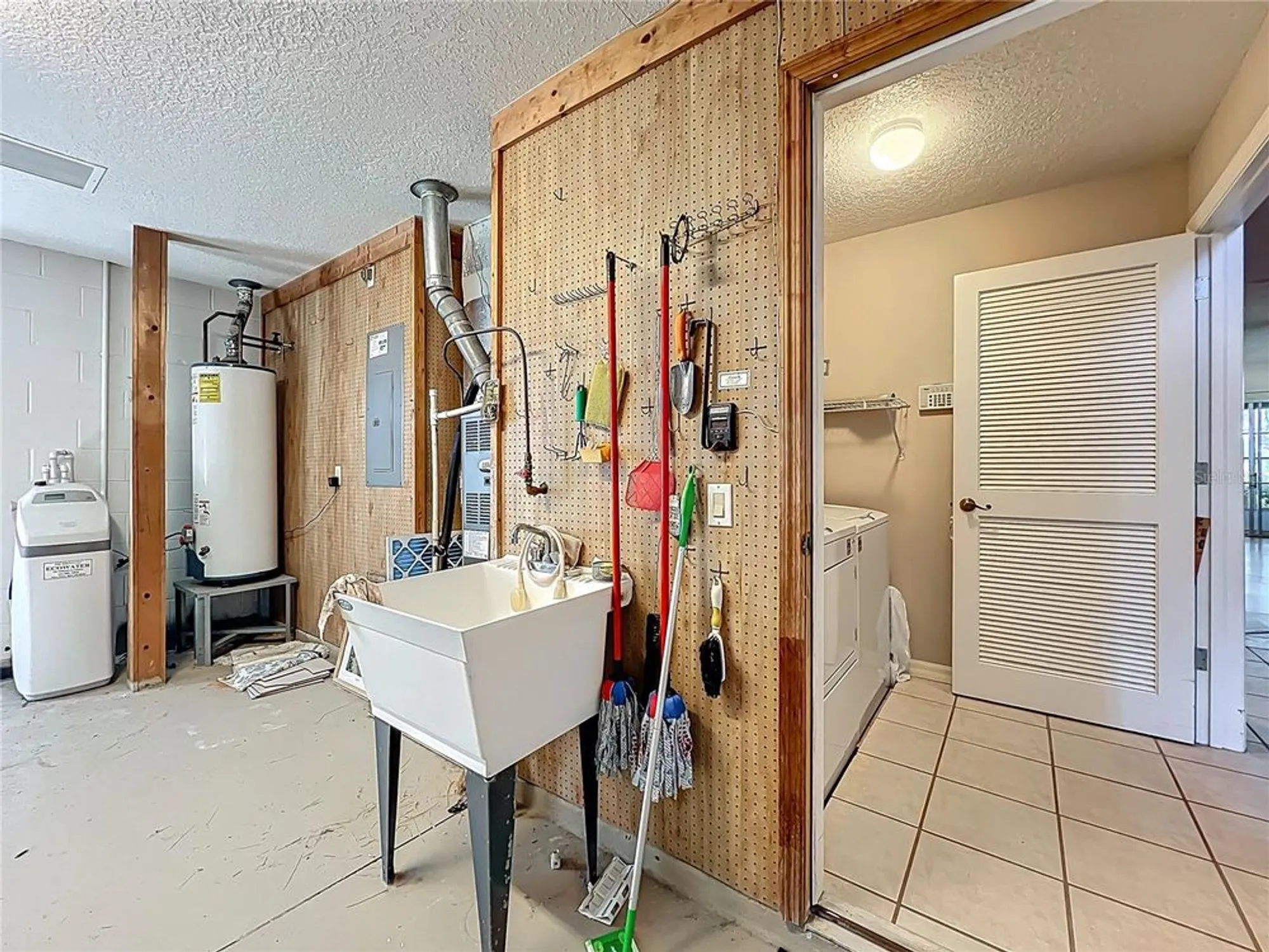 Property Slideshow image 38 of 53 | 21636 king henry ave, Leesburg, FL, 34748