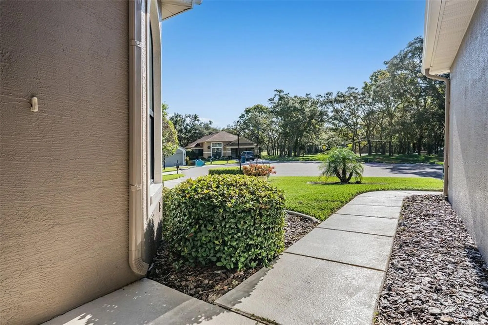 Property Slideshow image 7 of 57 | 525 bent oak ct, Spring Hill, FL, 34609
