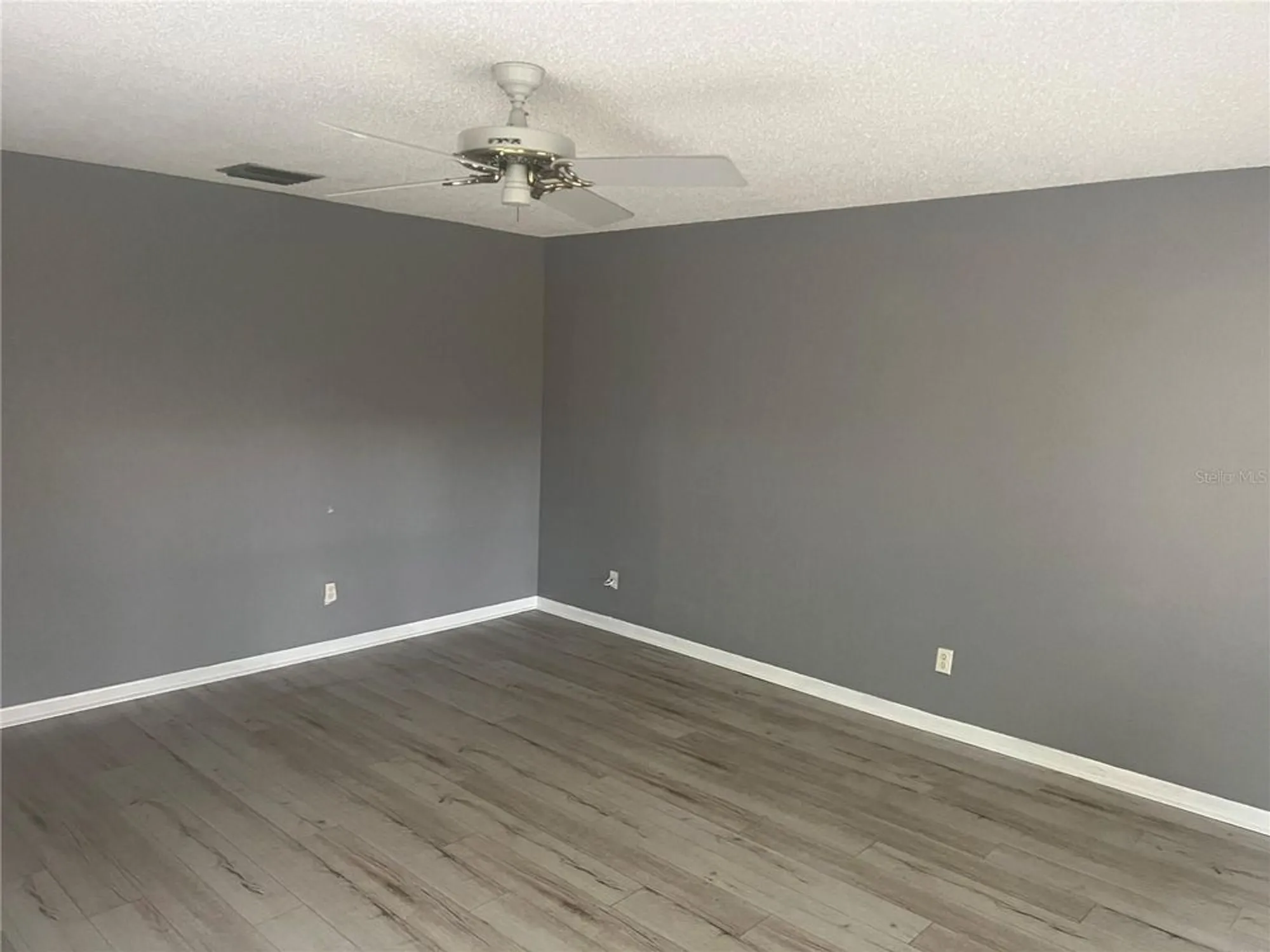 Property Slideshow image 9 of 54 | 401 dorchester pl 58, Sun City Center, FL, 33573