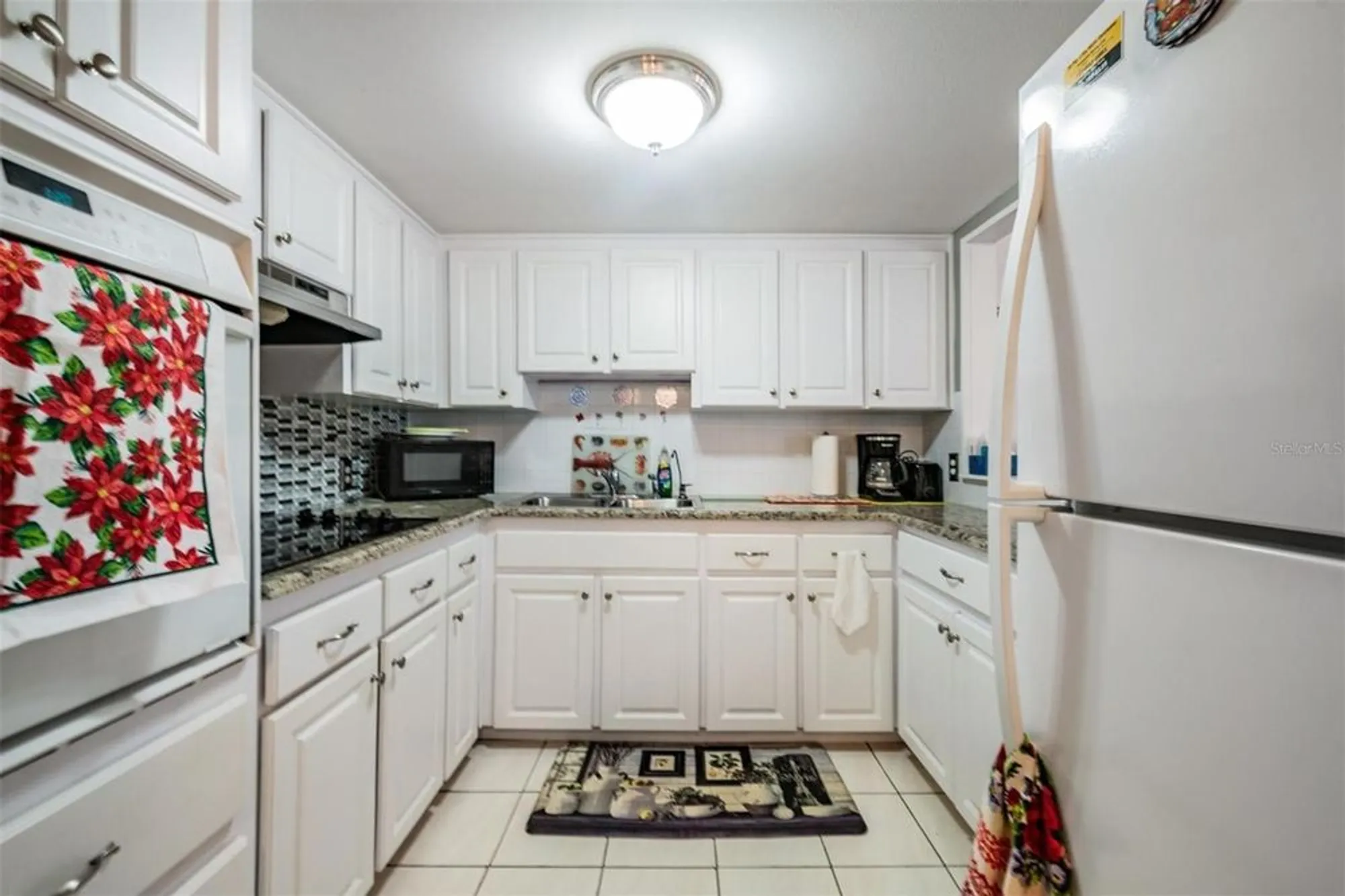 Property Slideshow image 9 of 46 | 2000 world parkway blvd apt 15, Clearwater, FL, 33763