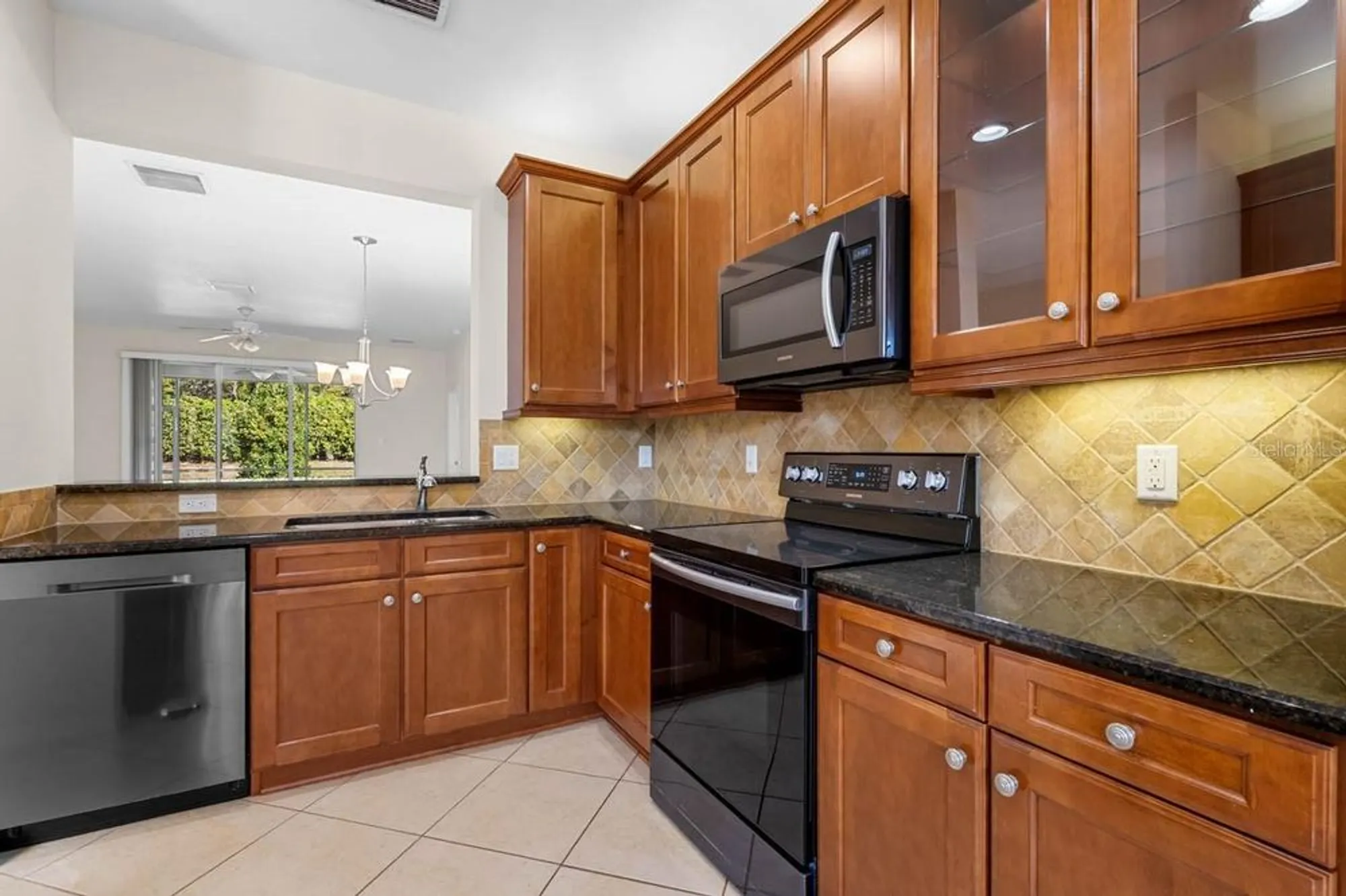 Property Slideshow image 16 of 47 | 16252 amethyst key dr, Wimauma, FL, 33598