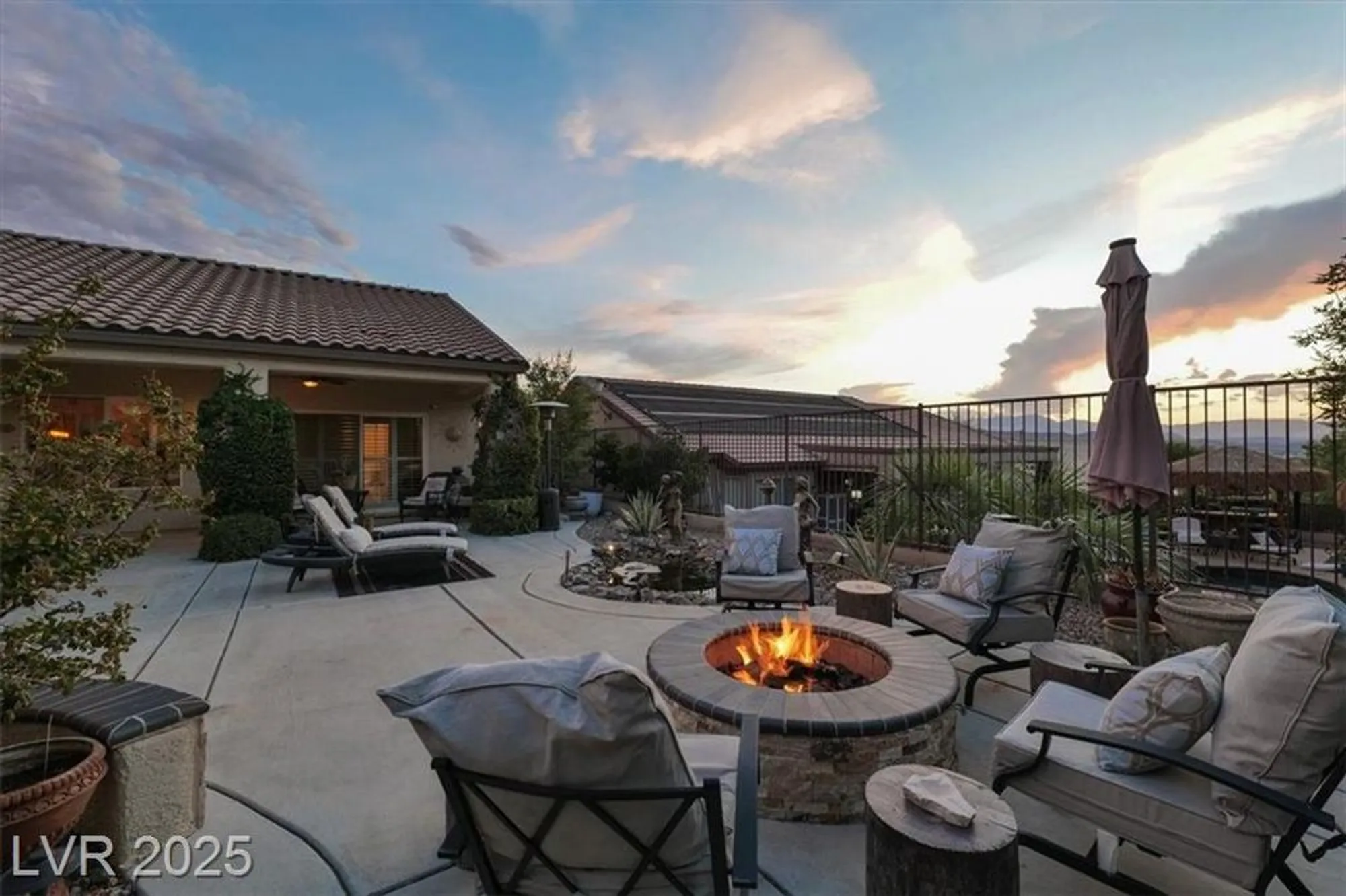 Property Slideshow image 33 of 68 | 3048 brownbirds nest dr, Henderson, NV, 89052