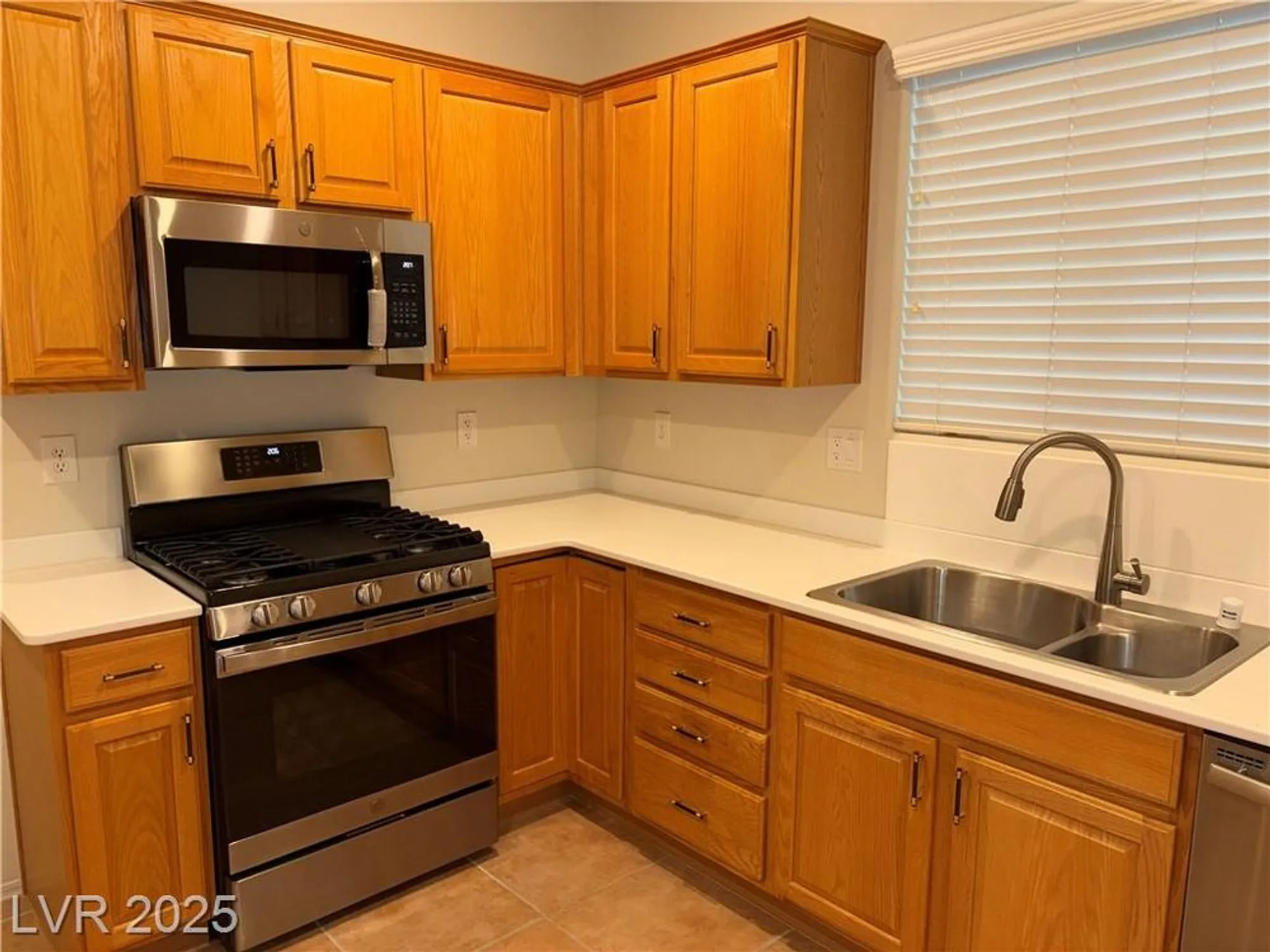 Property Slideshow image 4 of 51 | 2484 galaxy cluster st, Henderson, NV, 89044