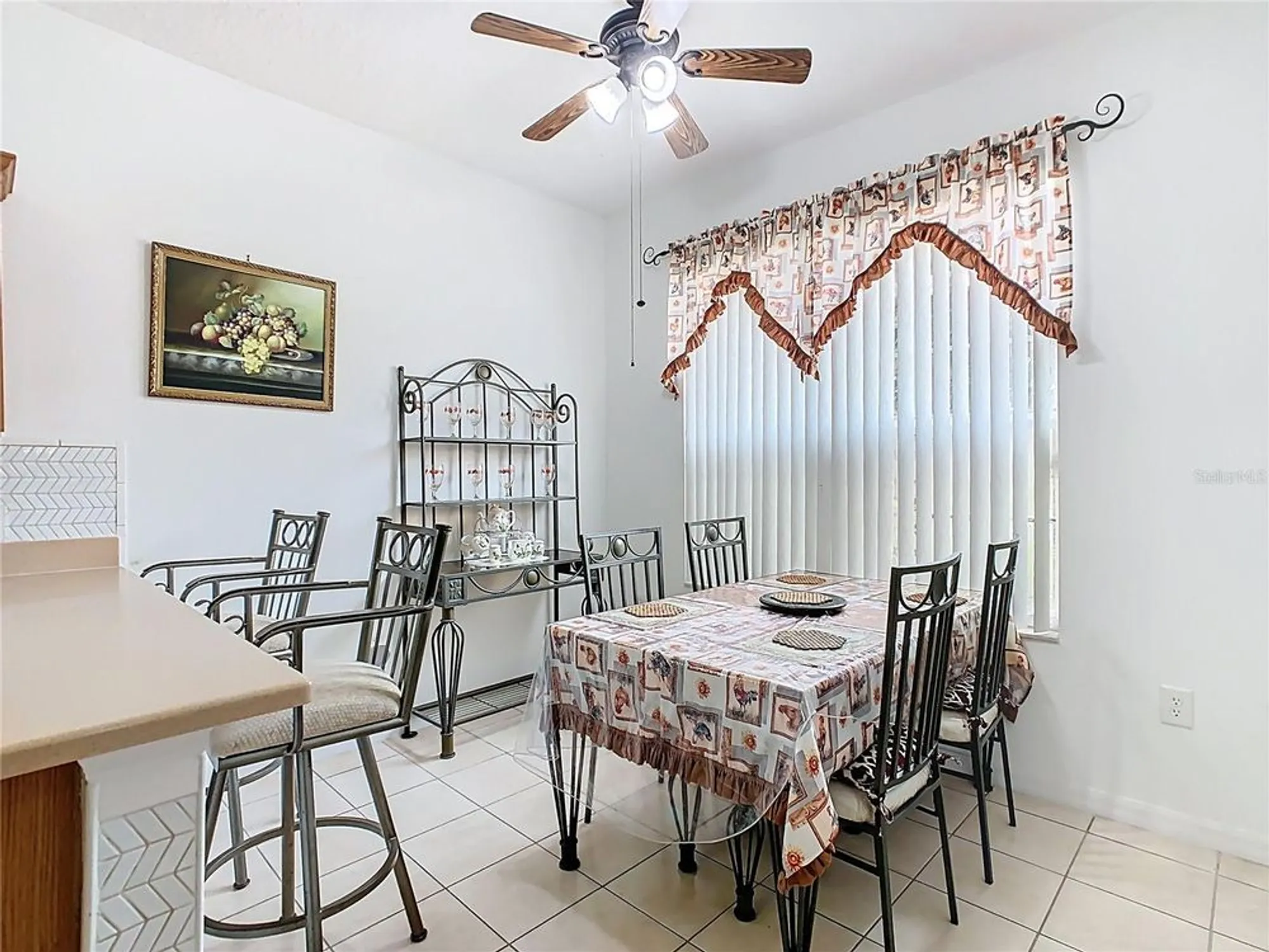 Property Slideshow image 4 of 52 | 572 sienna dr, Poinciana, FL, 34759
