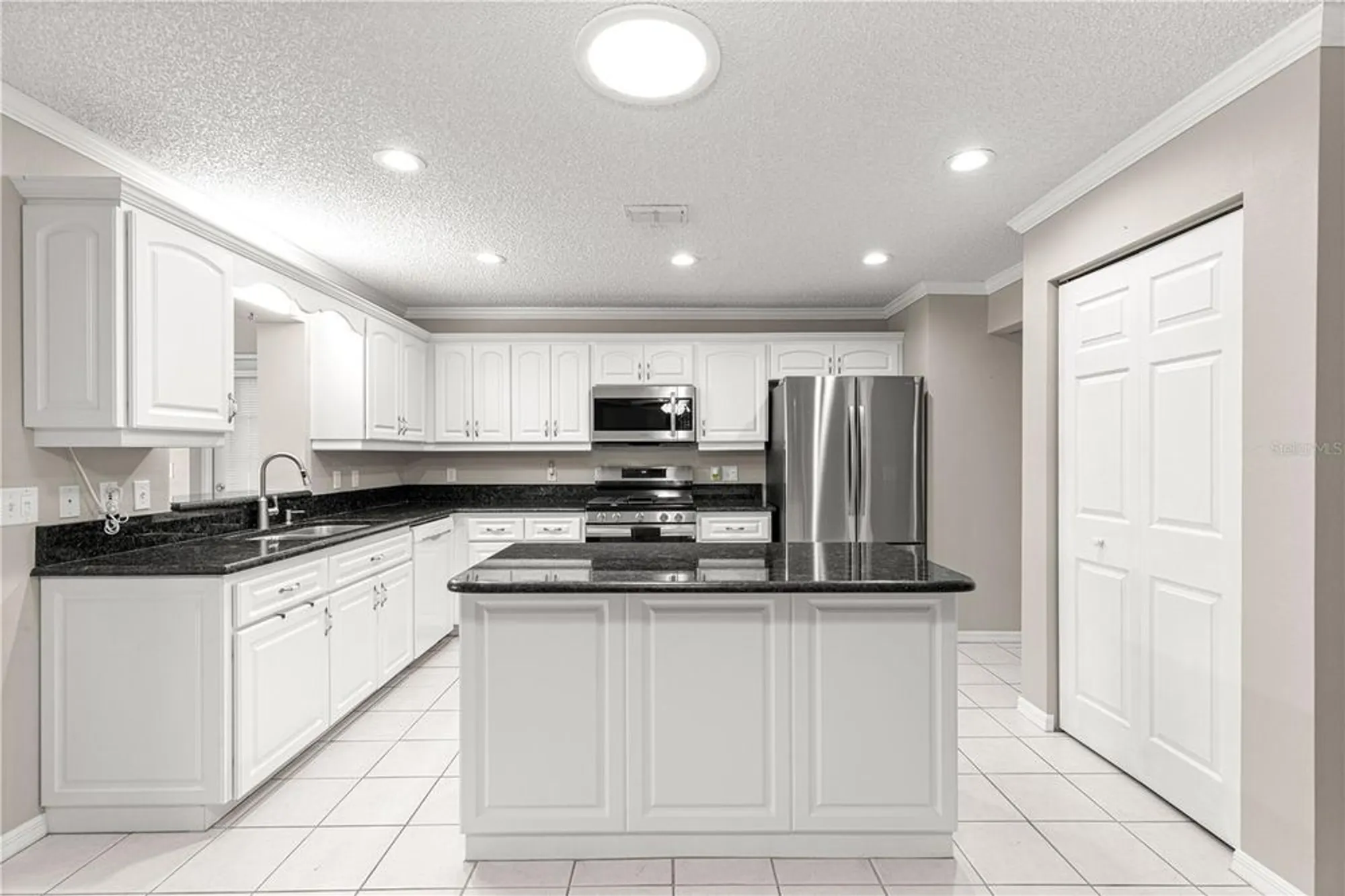 Property Slideshow image 13 of 49 | 9878 sw 97th ln, Ocala, FL, 34481