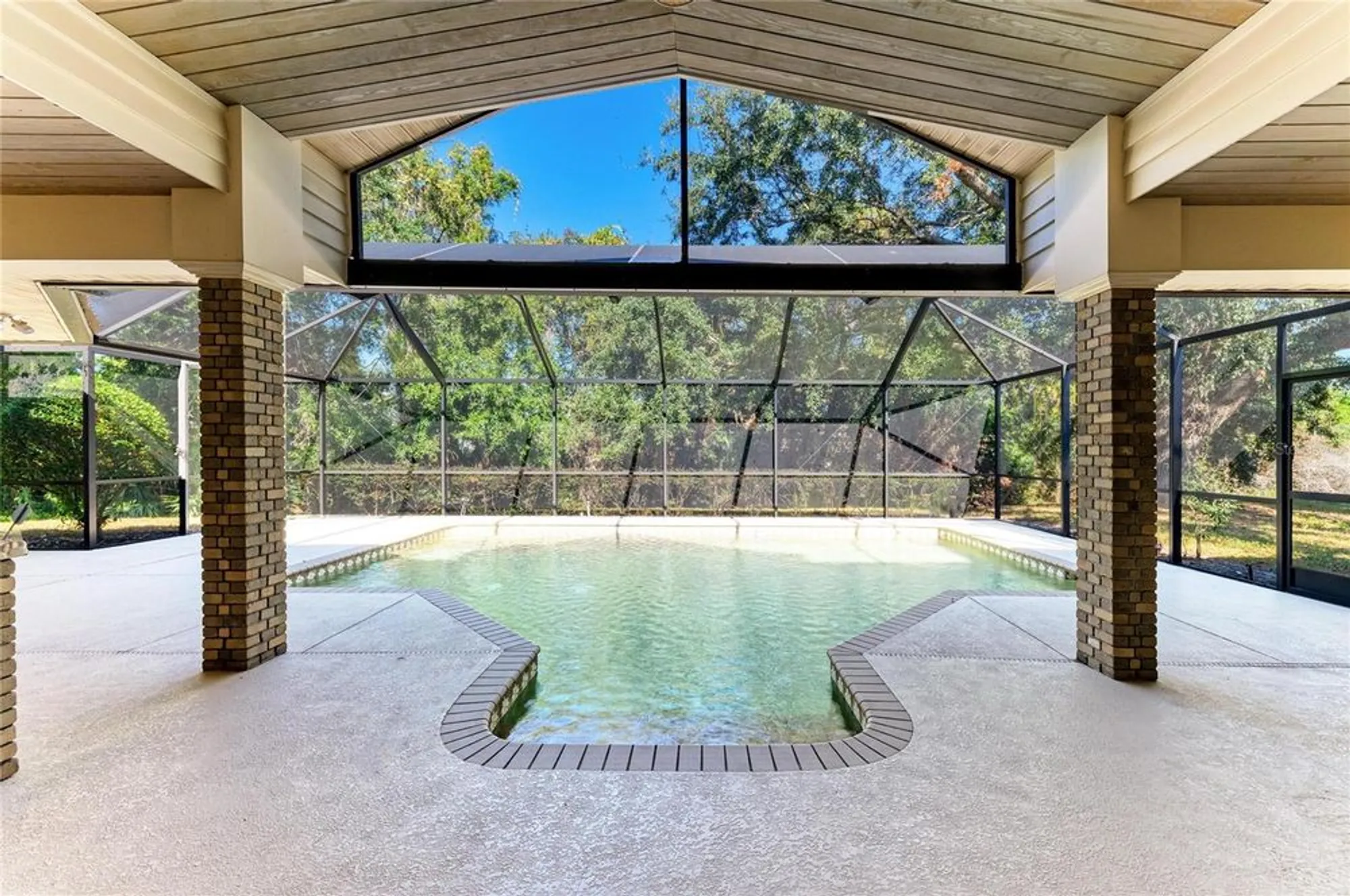 Property Slideshow image 58 of 83 | 5668 country lakes dr, Sarasota, FL, 34243