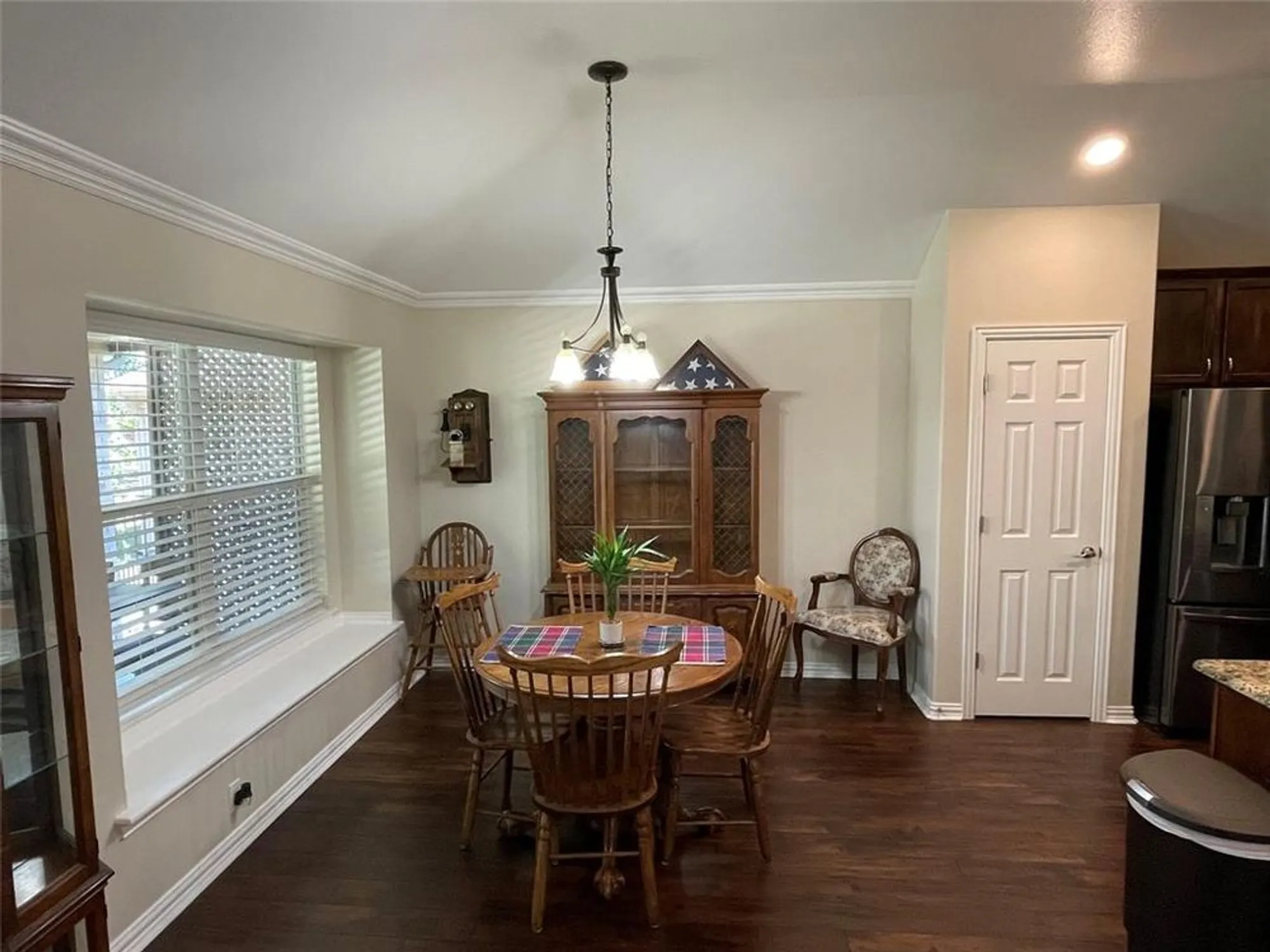 Property Slideshow image 6 of 22 | 9700 applewood trl, Denton, TX, 76207