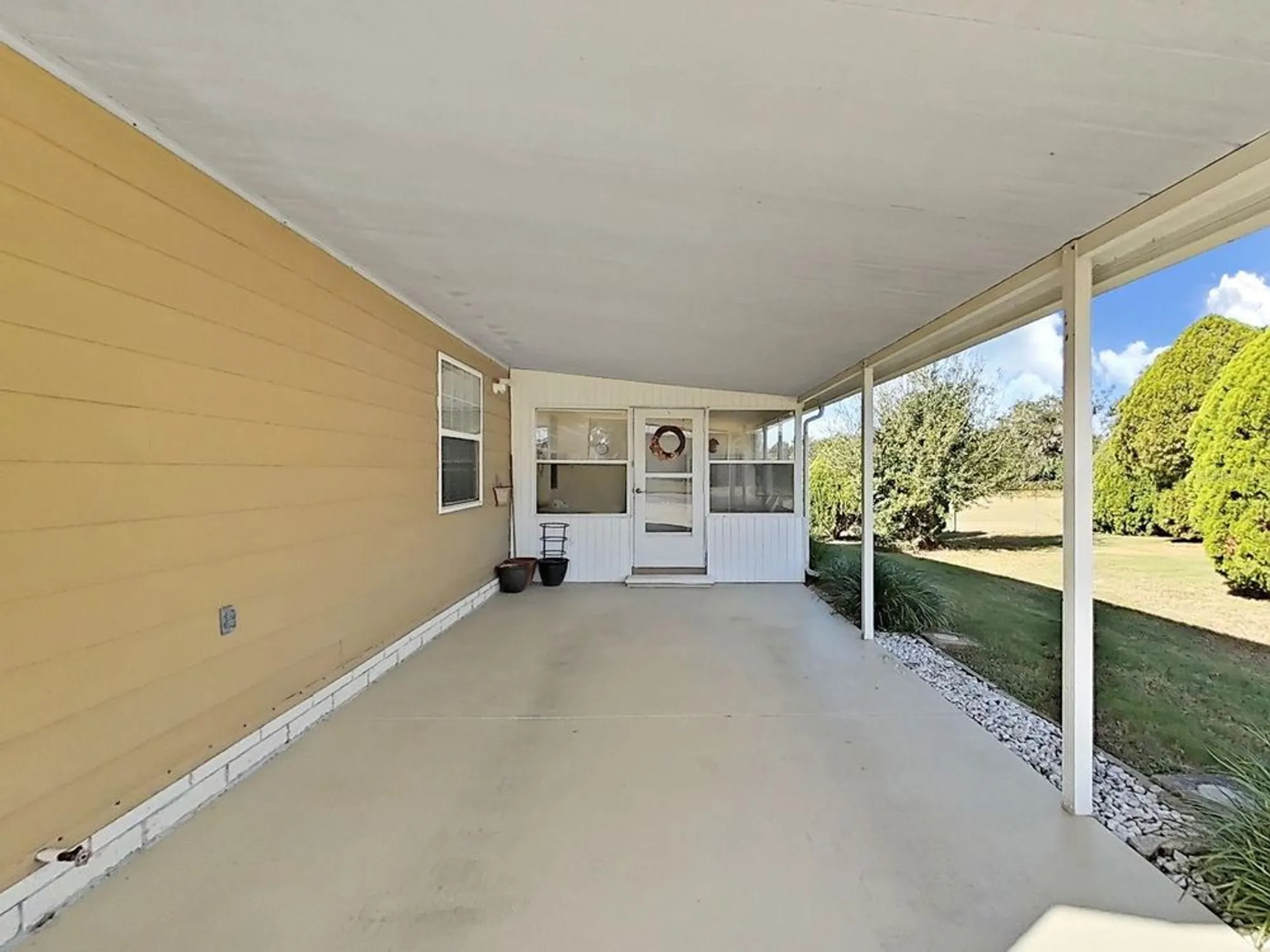 Property Slideshow image 7 of 44 | 1758 fox hill dr, Lakeland, FL, 33810
