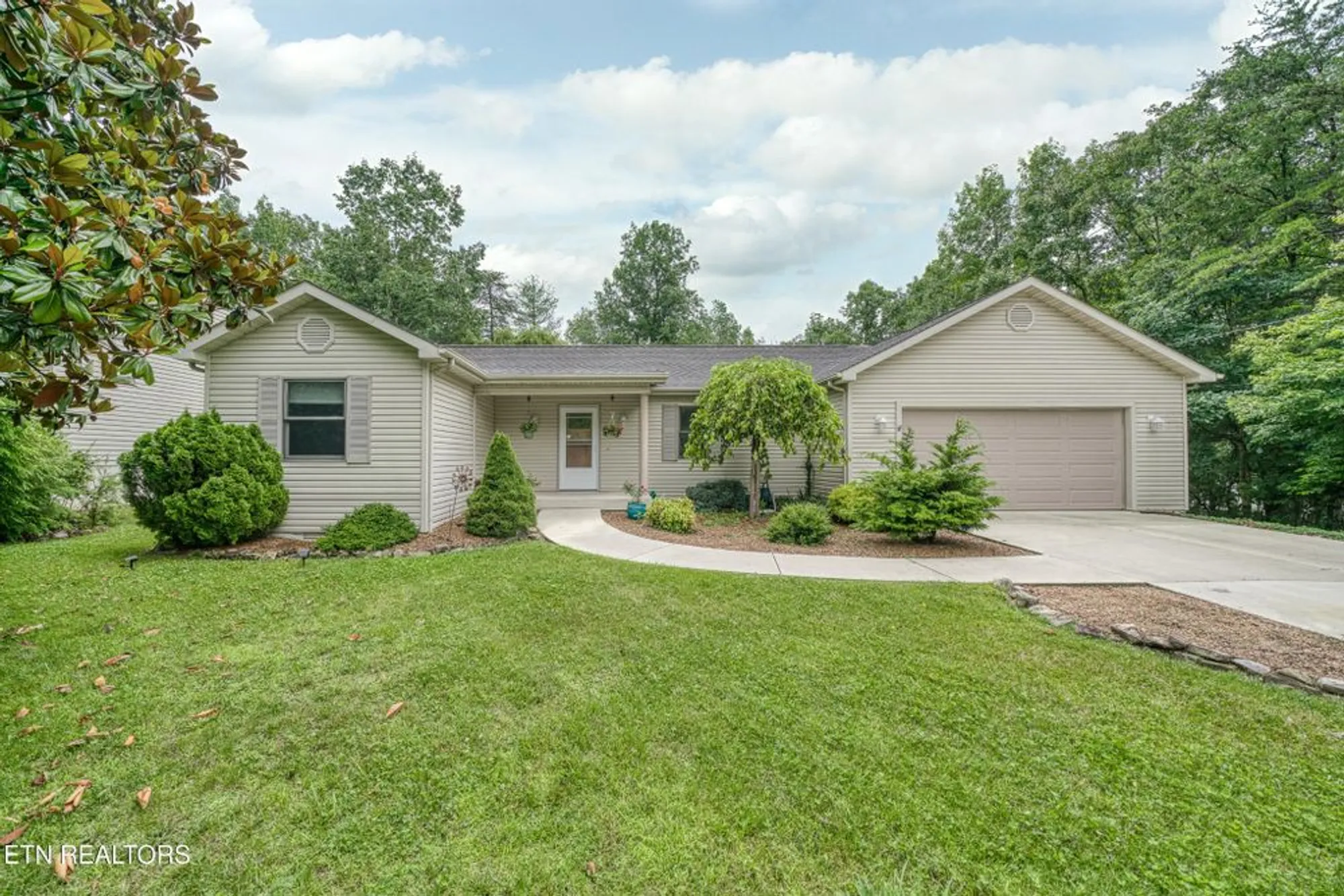 Property Slideshow image 1 of 41 | 125 fairhaven dr, Crossville, TN, 38558