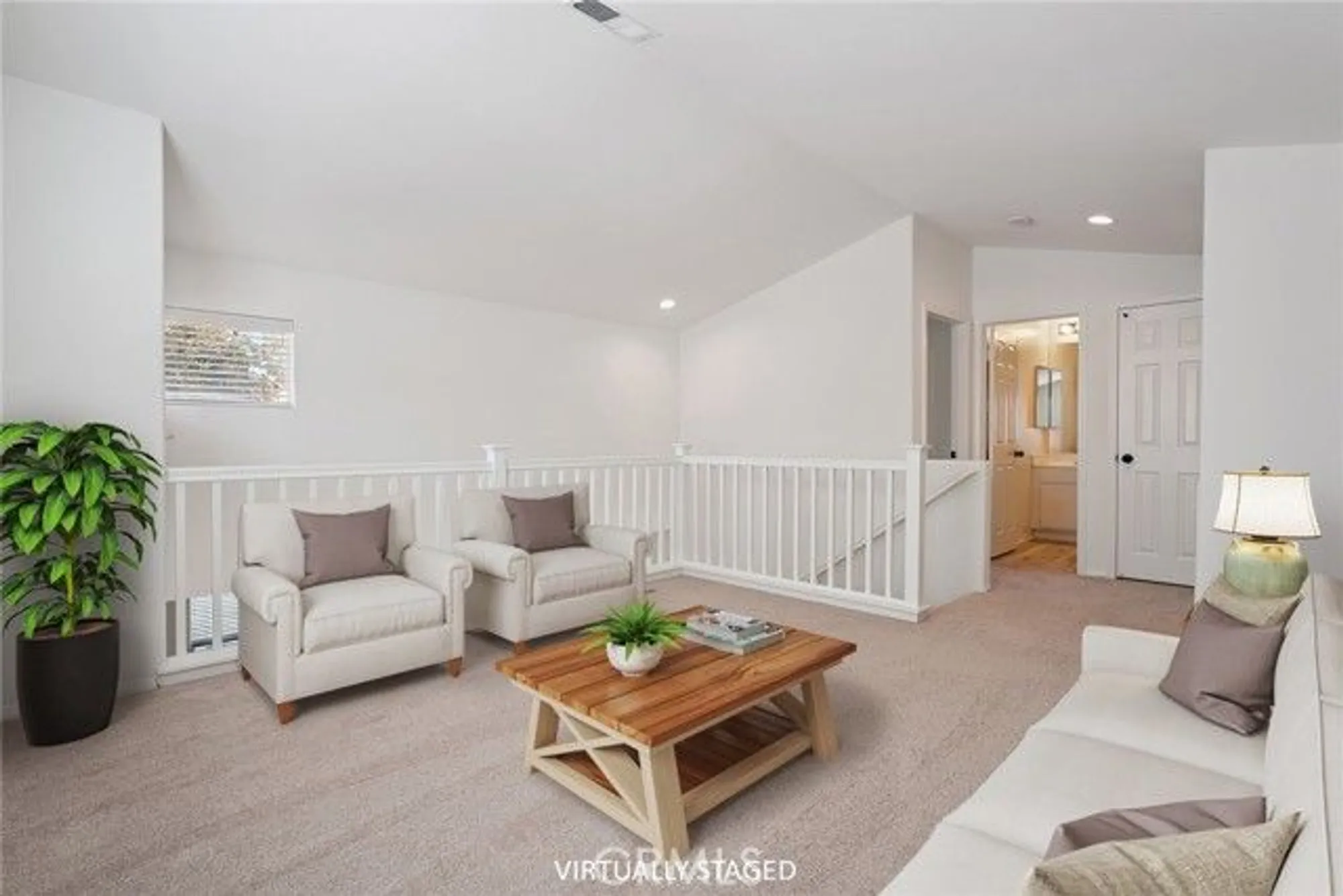 Property Slideshow image 9 of 52 | 2024 tulip ave, Simi Valley, CA, 93063