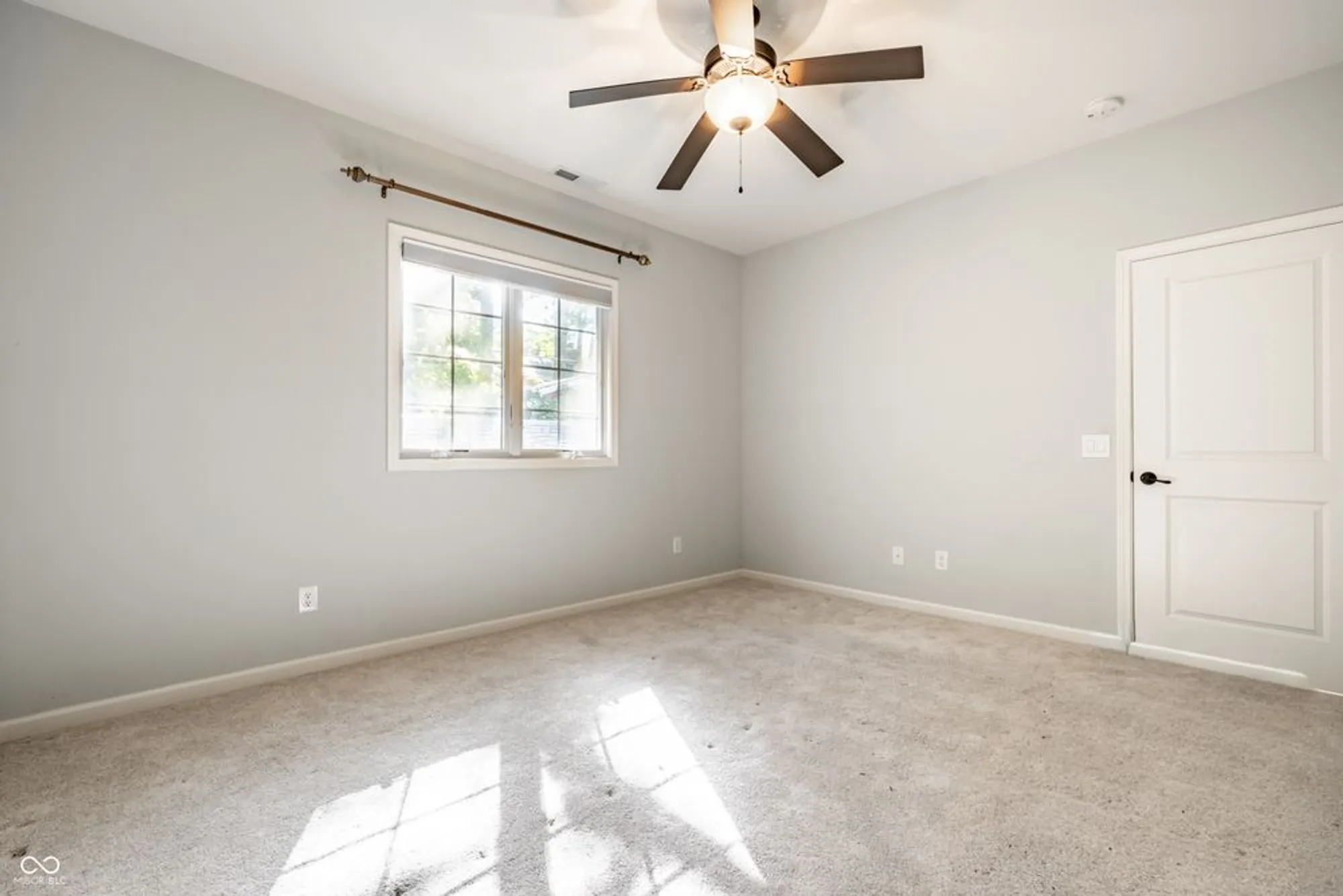 Property Slideshow image 20 of 36 | 489 firefly ln, Carmel, IN, 46032