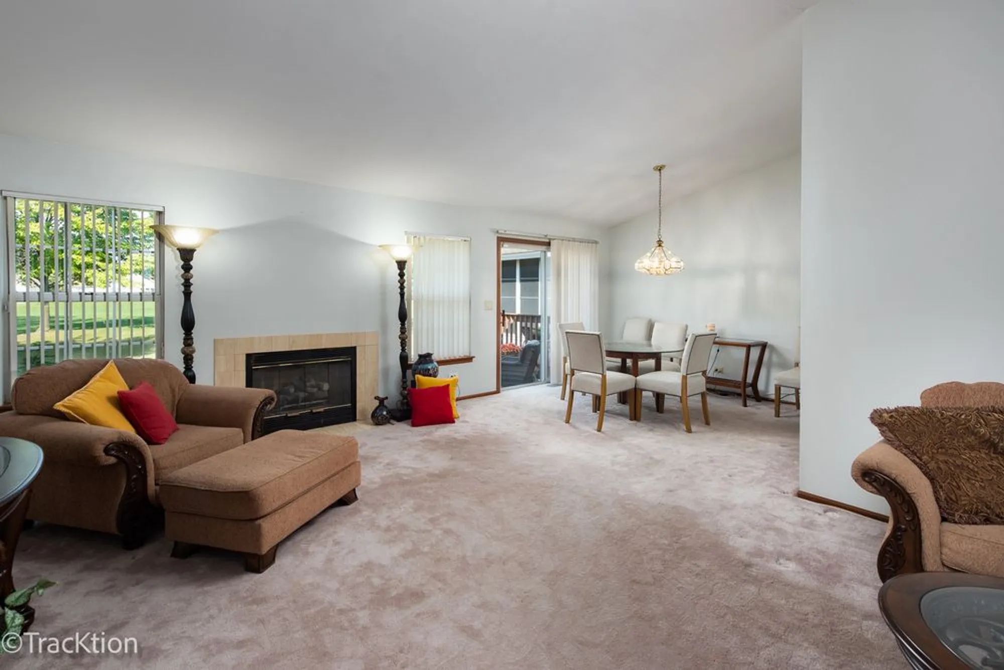 Property Slideshow image 8 of 30 | 13810 s magnolia dr, Plainfield, IL, 60544