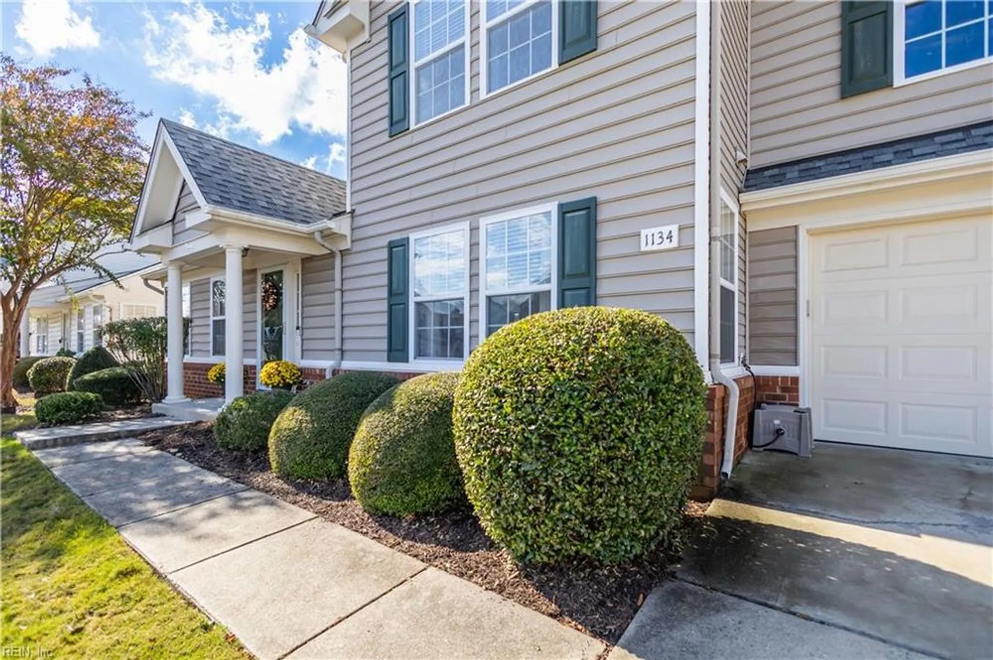 Property Slideshow image 4 of 45 | 1134 alexandria ln, Chesapeake, VA, 23320