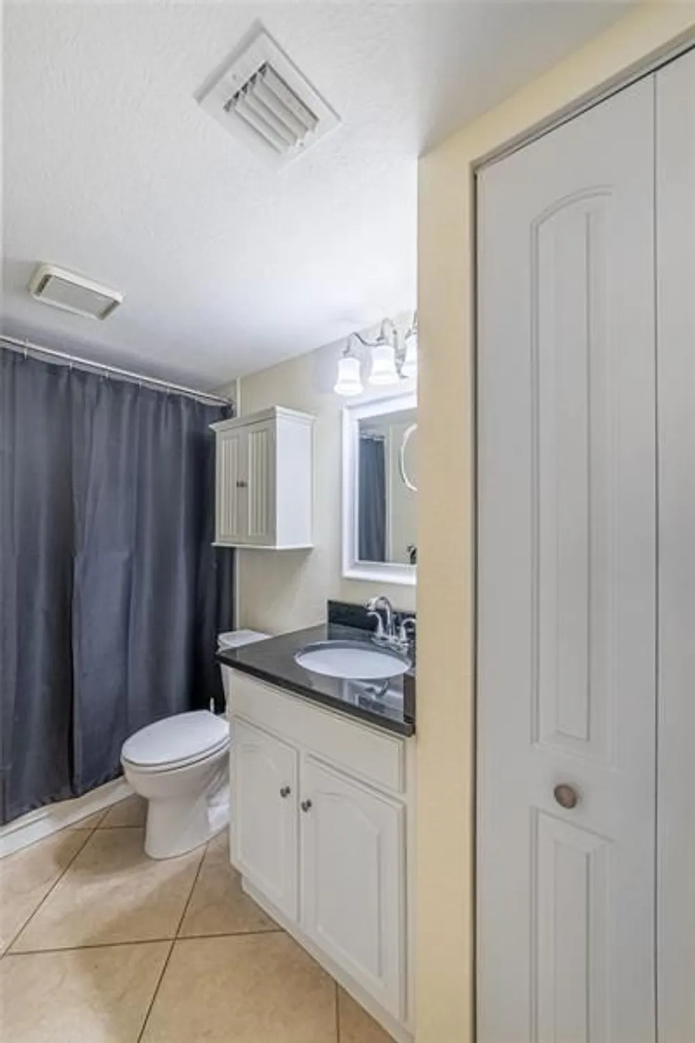 Property Slideshow image 14 of 50 | 7312 fairfax dr 102, Tamarac, FL, 33321