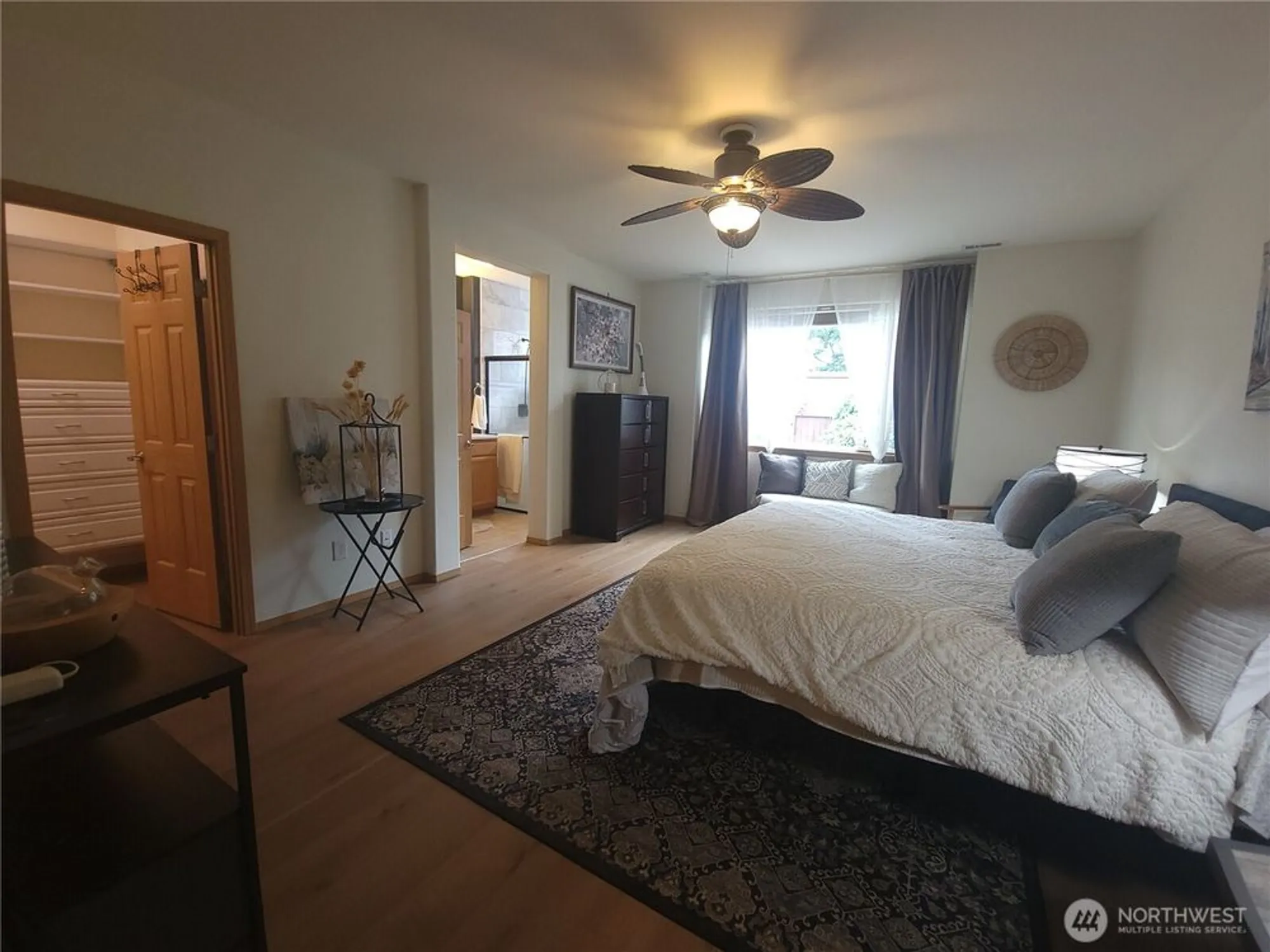 Property Slideshow image 9 of 16 | 8542 bainbridge loop, Lacey, WA, 98516