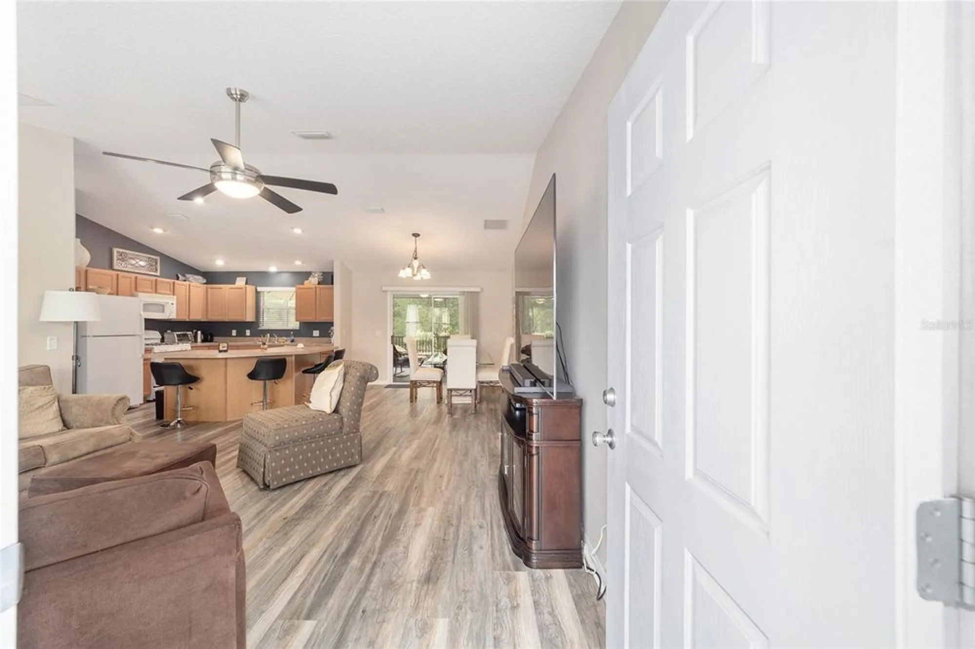 Property Slideshow image 10 of 58 | 2020 harston trl, The Villages, FL, 32162