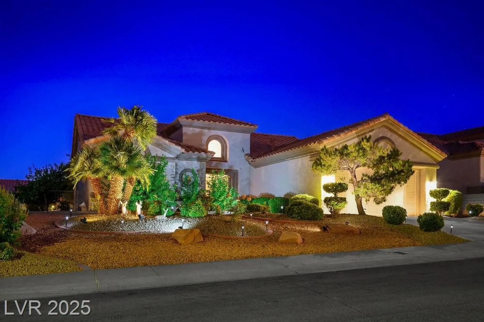 Property Slideshow image 37 of 80 | 2620 hanging rock dr, Las Vegas, NV, 89134