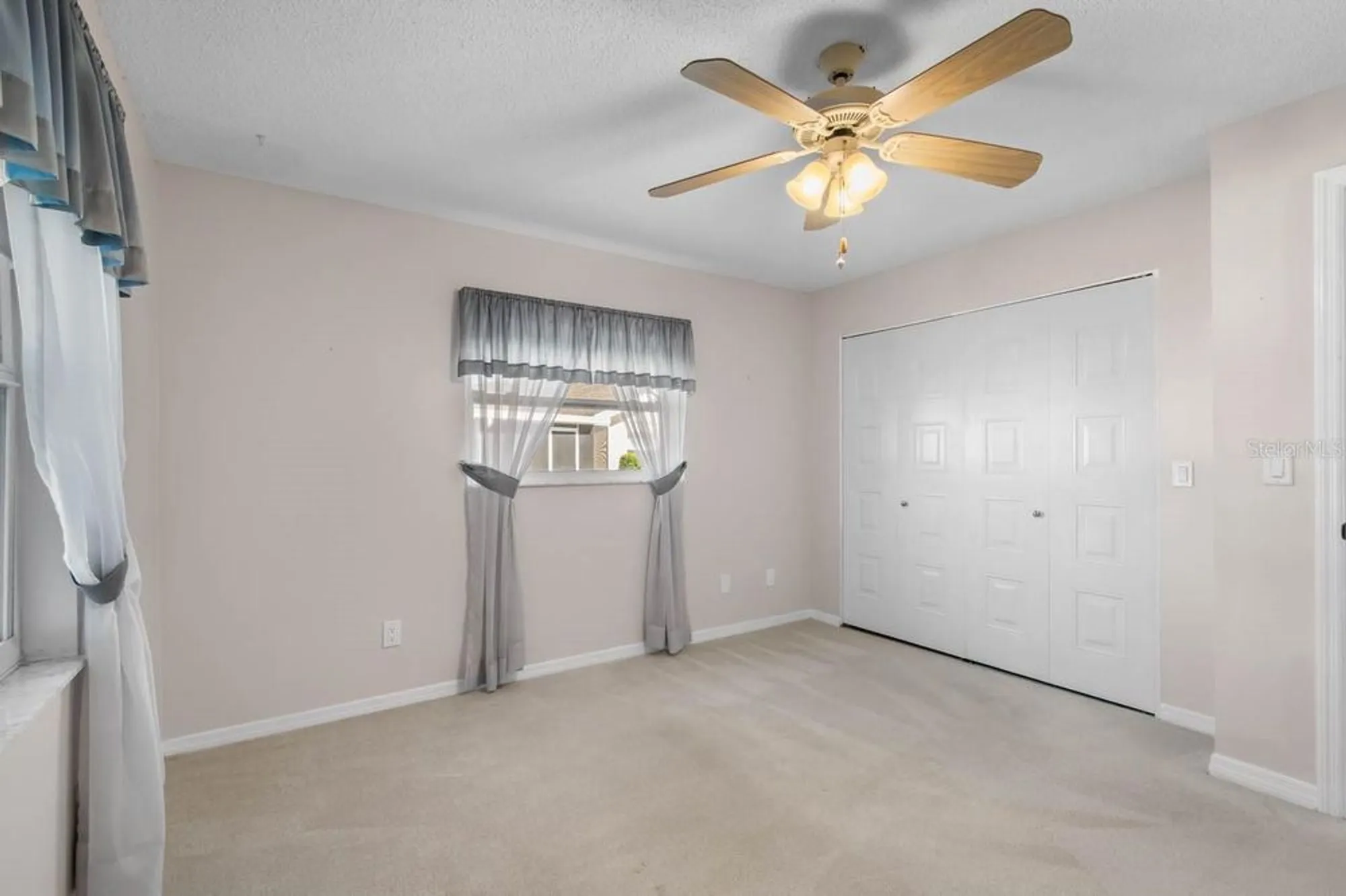 Property Slideshow image 13 of 24 | 910 bluewater dr, Sun City Center, FL, 33573