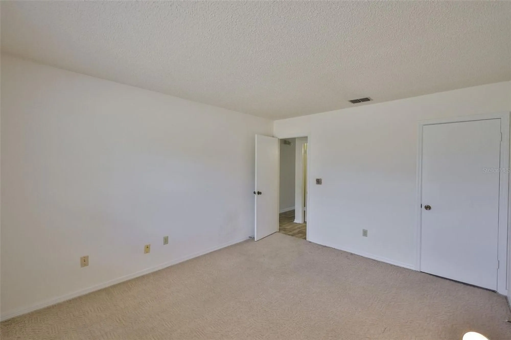 Property Slideshow image 22 of 54 | 1904 canterbury ln 18, Sun City Center, FL, 33573