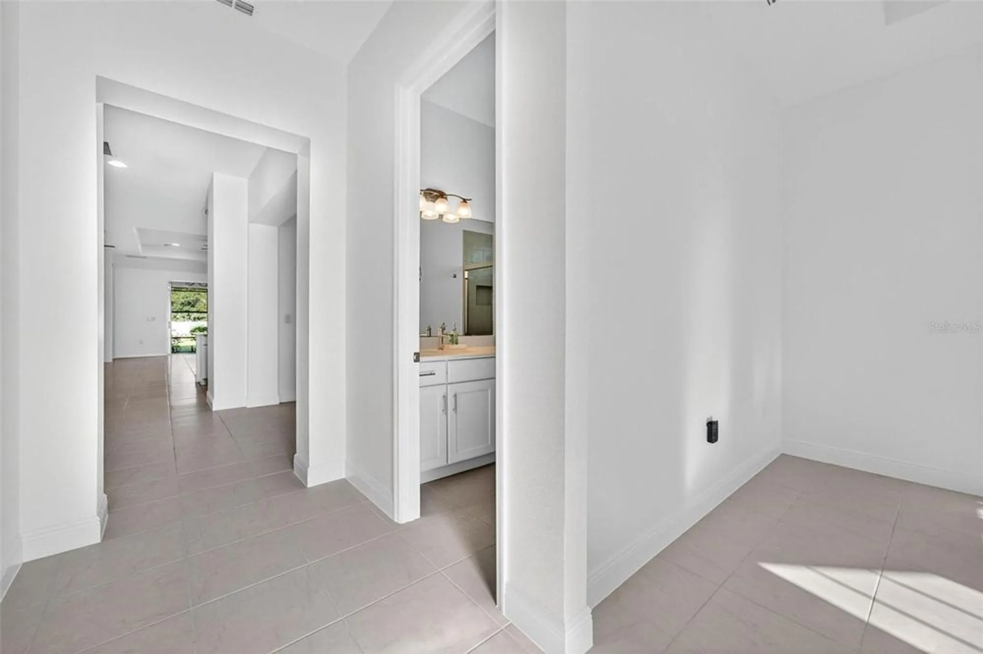 Property Slideshow image 13 of 95 | 8677 bridgeport bay cir, Mount Dora, FL, 32757