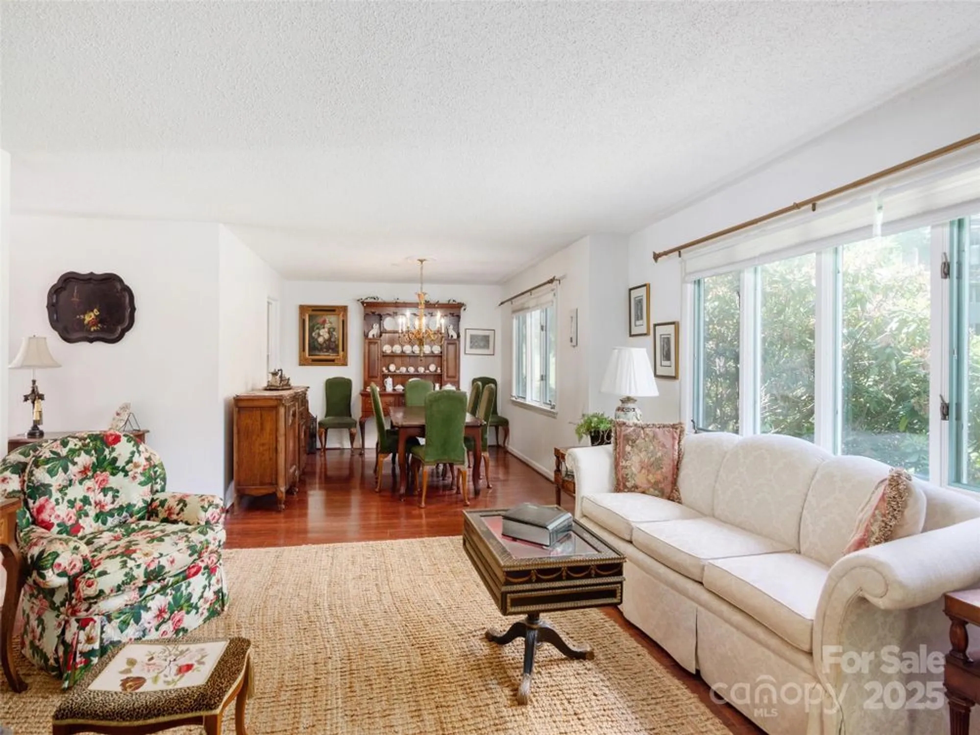 Property Slideshow image 8 of 26 | 514 crowfields ln, Asheville, NC, 28803