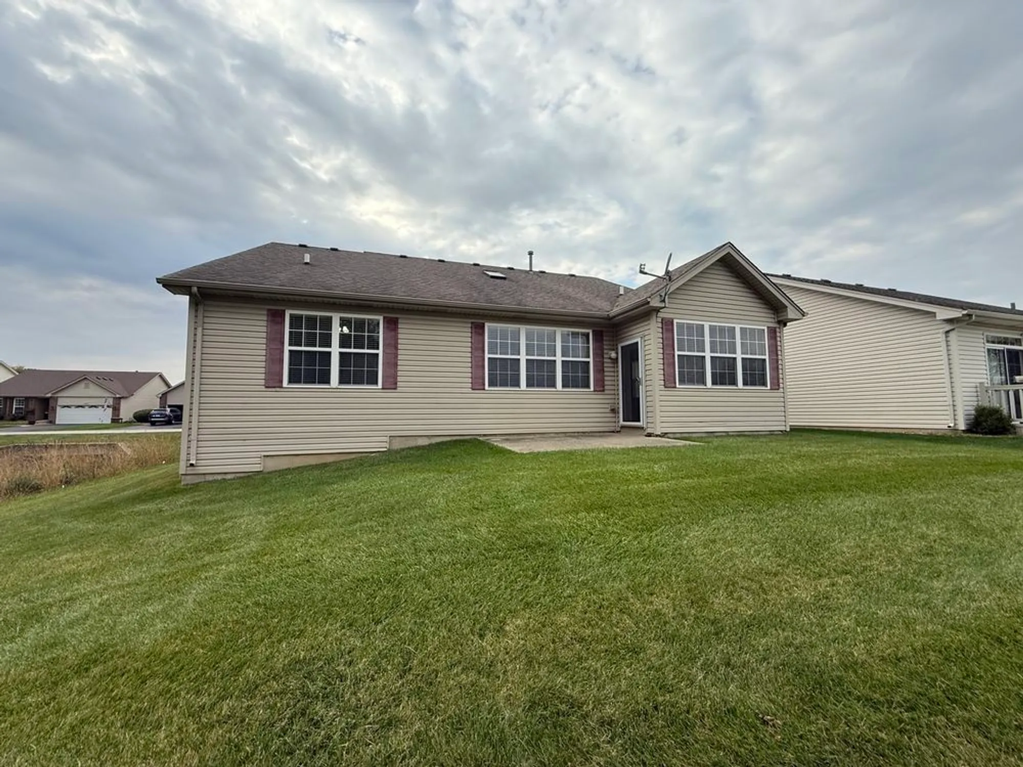 Property Slideshow image 24 of 38 | 17213 mendota dr, Lockport, IL, 60441