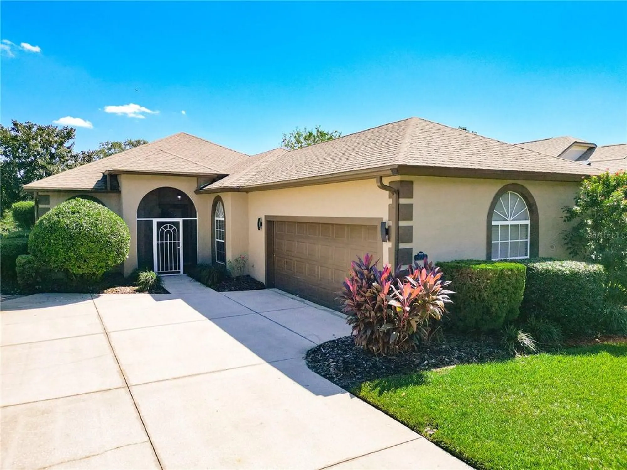 Property Slideshow image 1 of 50 | 6128 landings blvd, Lady Lake, FL, 32159