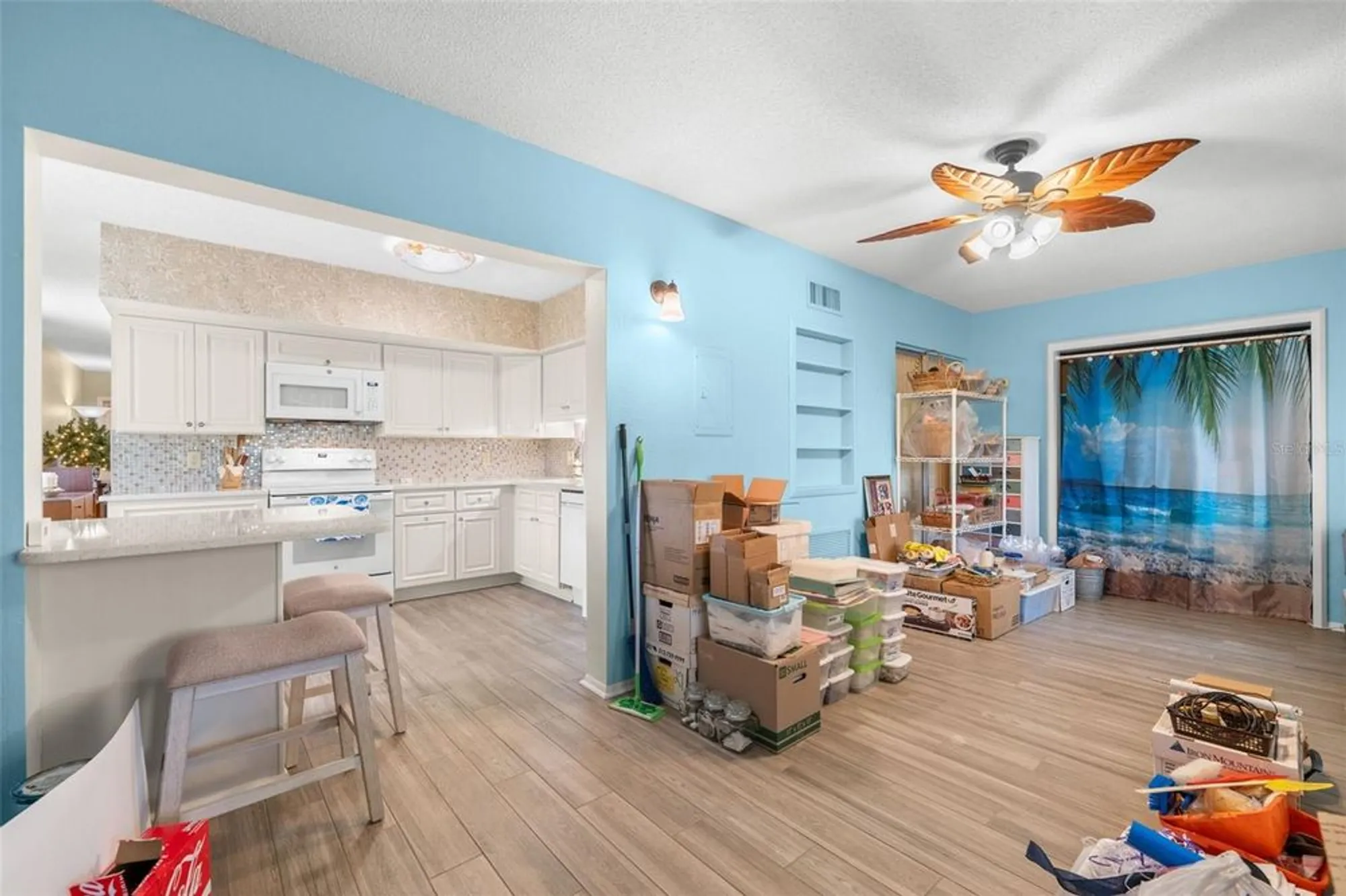 Property Slideshow image 14 of 39 | 2379 finlandia ln apt 21, Clearwater, FL, 33763