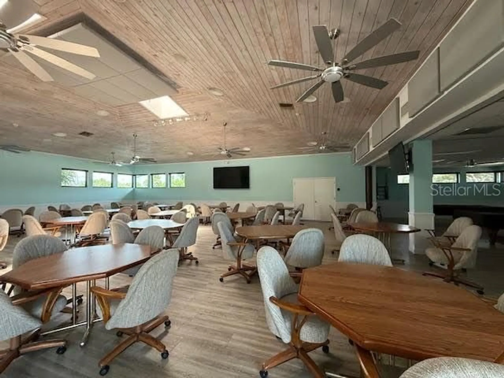 Property Slideshow image 62 of 77 | 445 tomoka dr, Englewood, FL, 34223