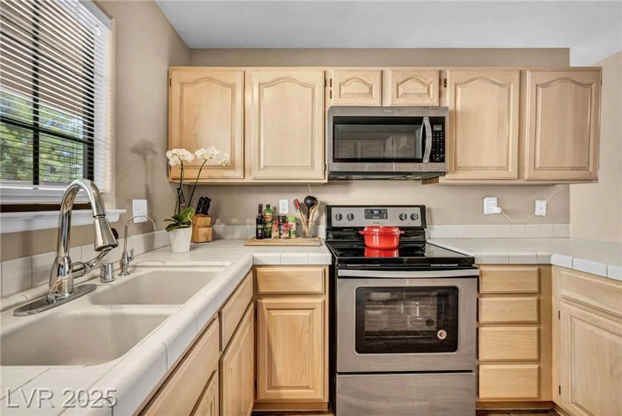 Property Slideshow image 5 of 44 | 2851 s valley view blvd unit 1025, Las Vegas, NV, 89102