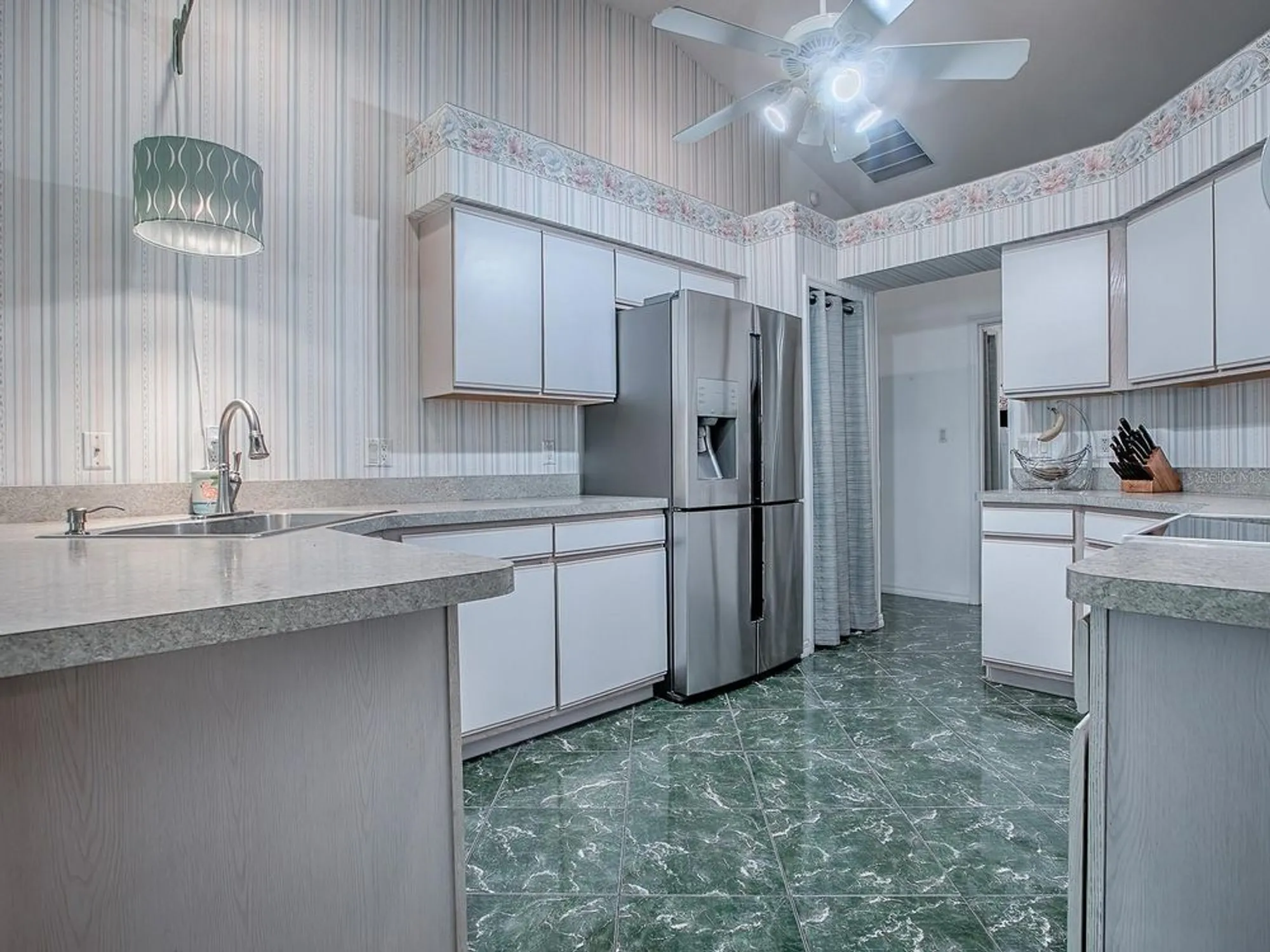 Property Slideshow image 18 of 67 | 25348 crestwater dr, Leesburg, FL, 34748