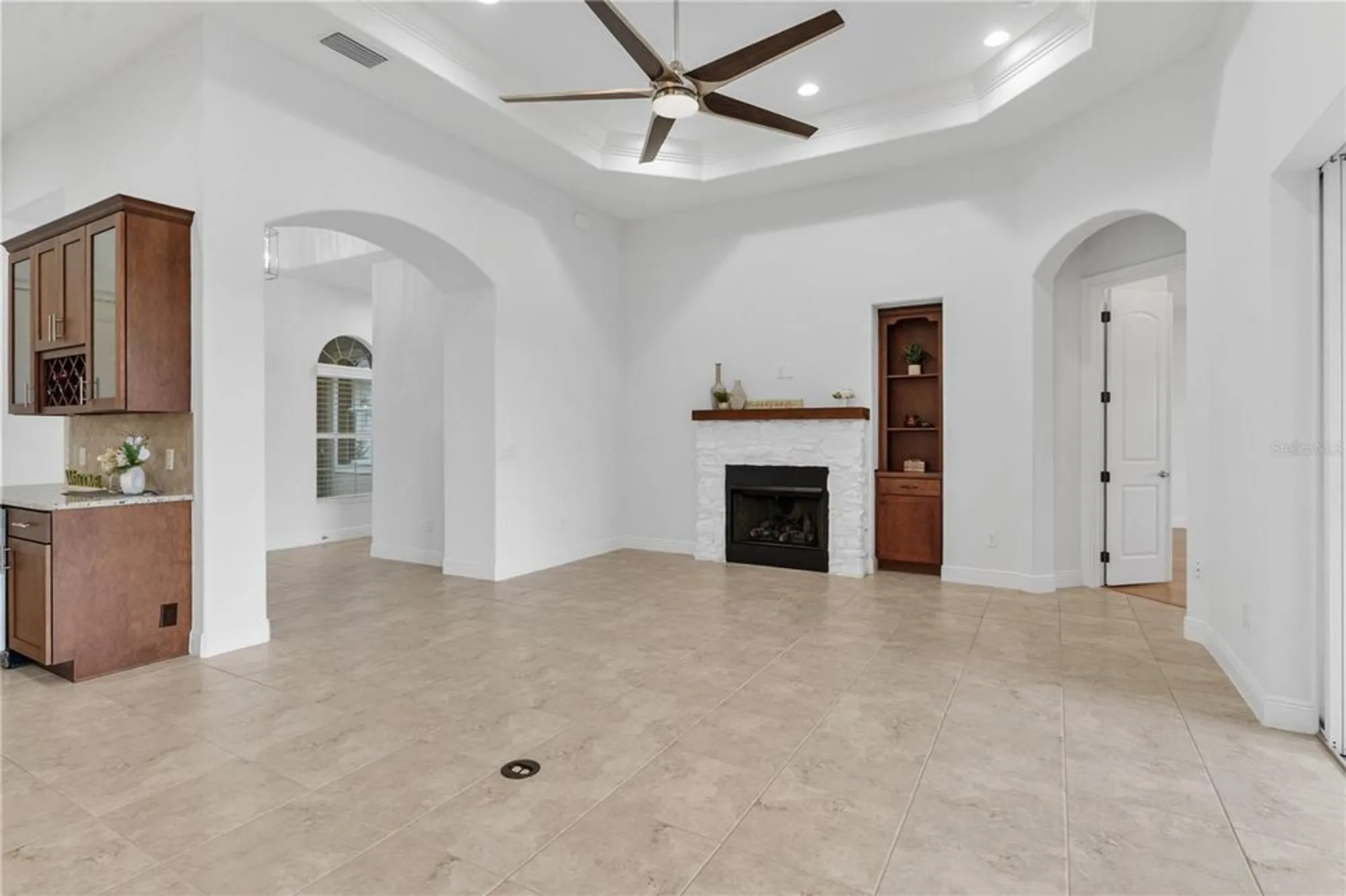 Property Slideshow image 10 of 54 | 5312 meadow hill loop, Lady Lake, FL, 32159